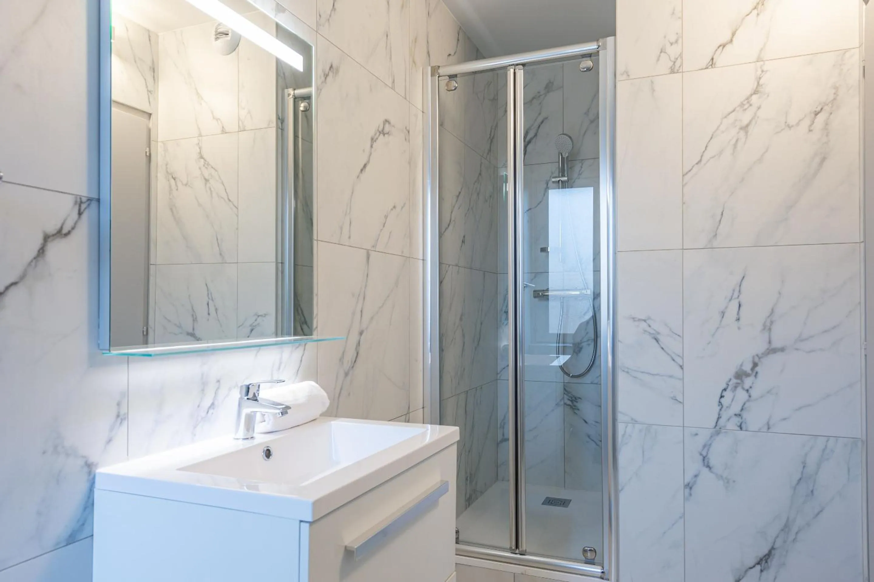 Bathroom in Les Tonnelles