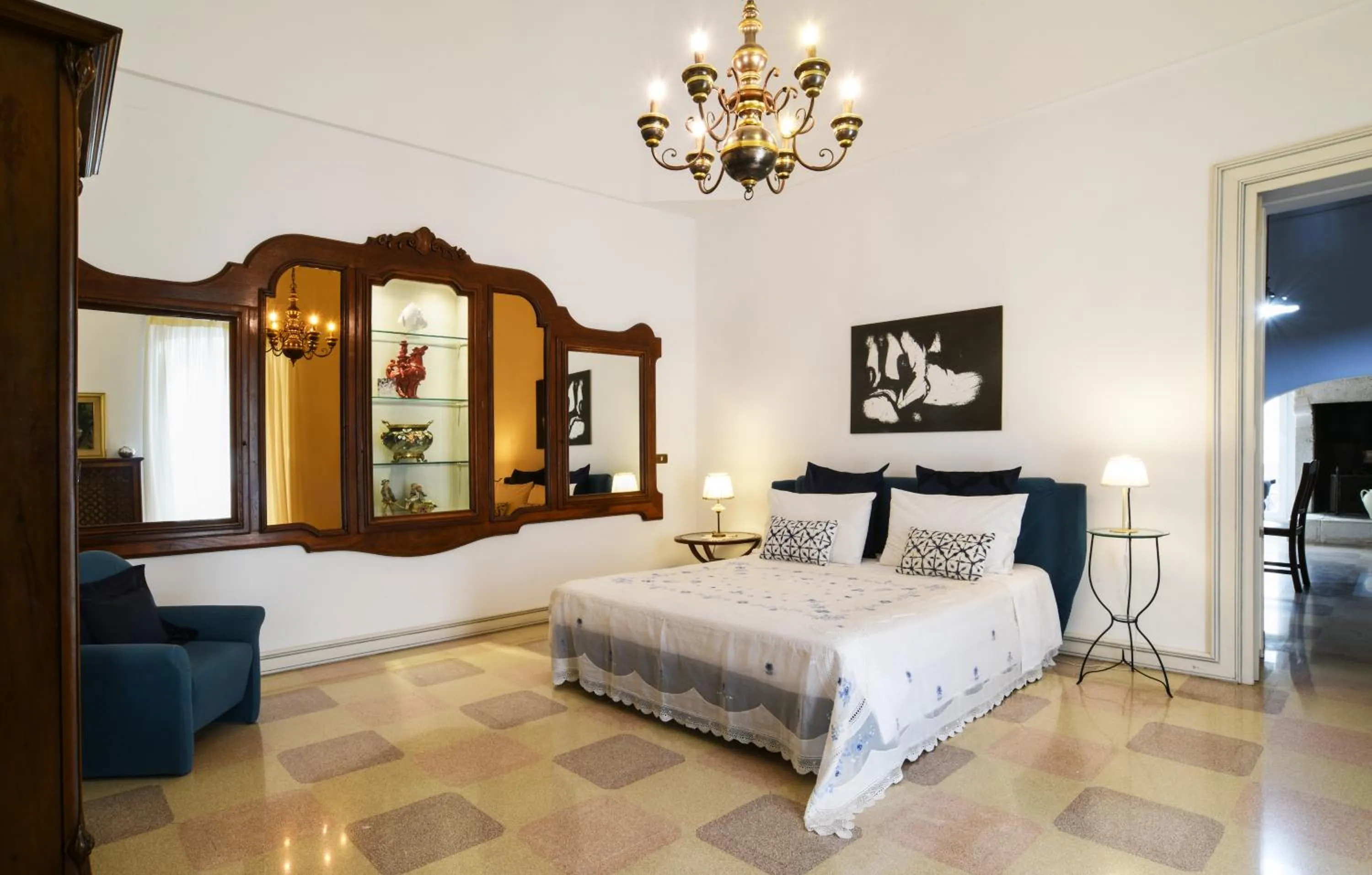 Photo of the whole room, Bed in Palazzo Rodio