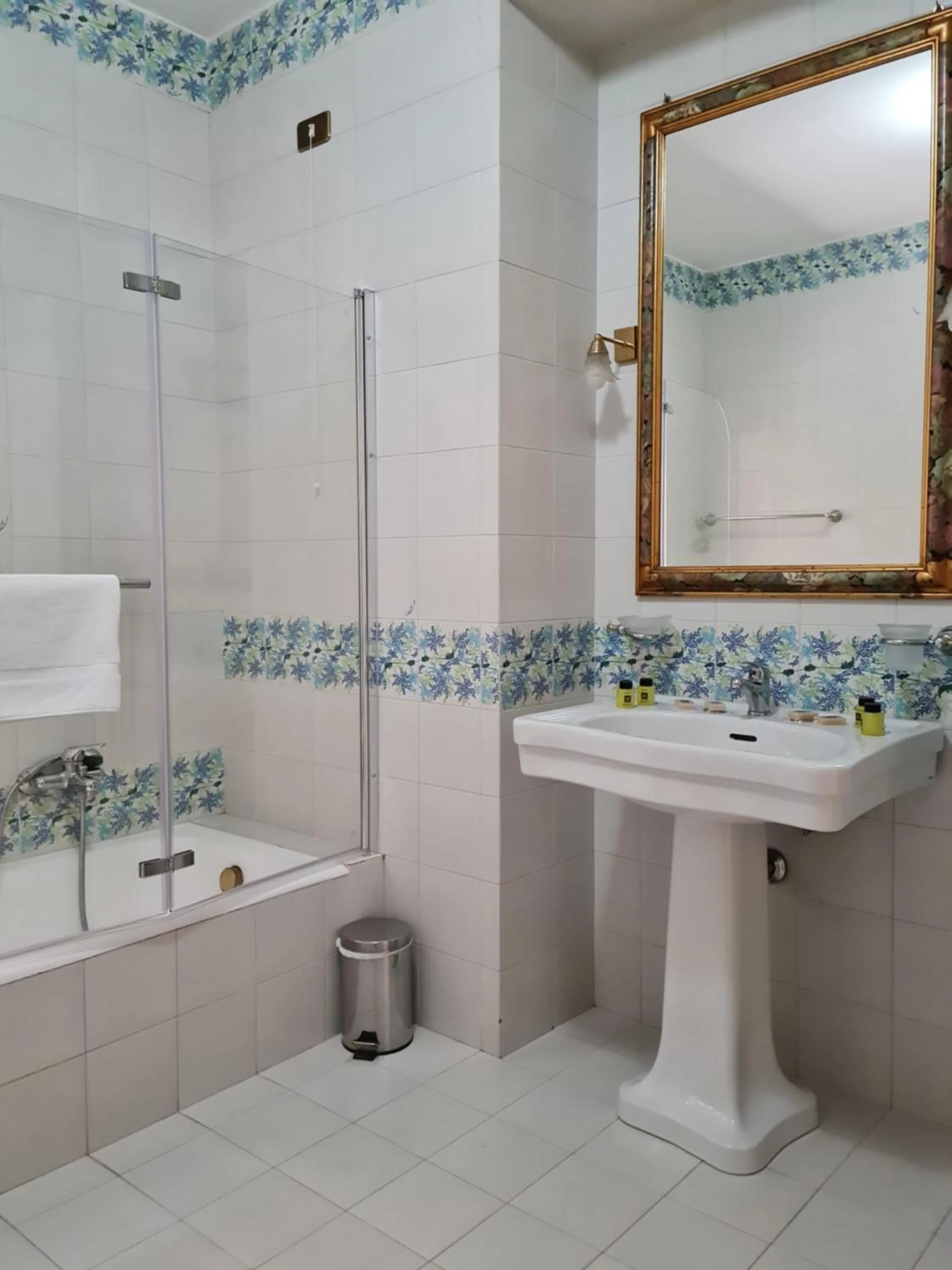 Bathroom in Palazzo Rodio