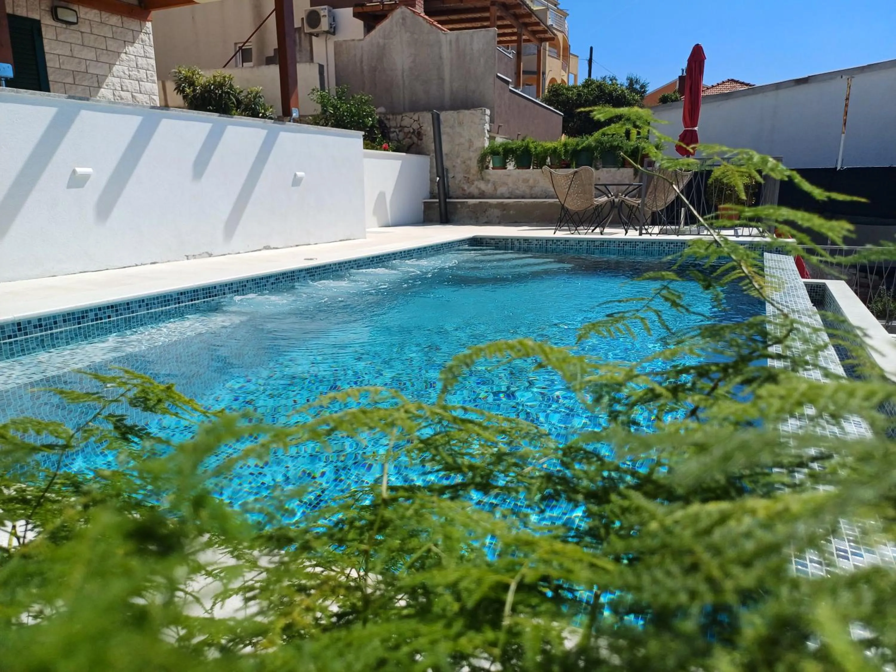 Sea view apartments with heated infinity swimming pool