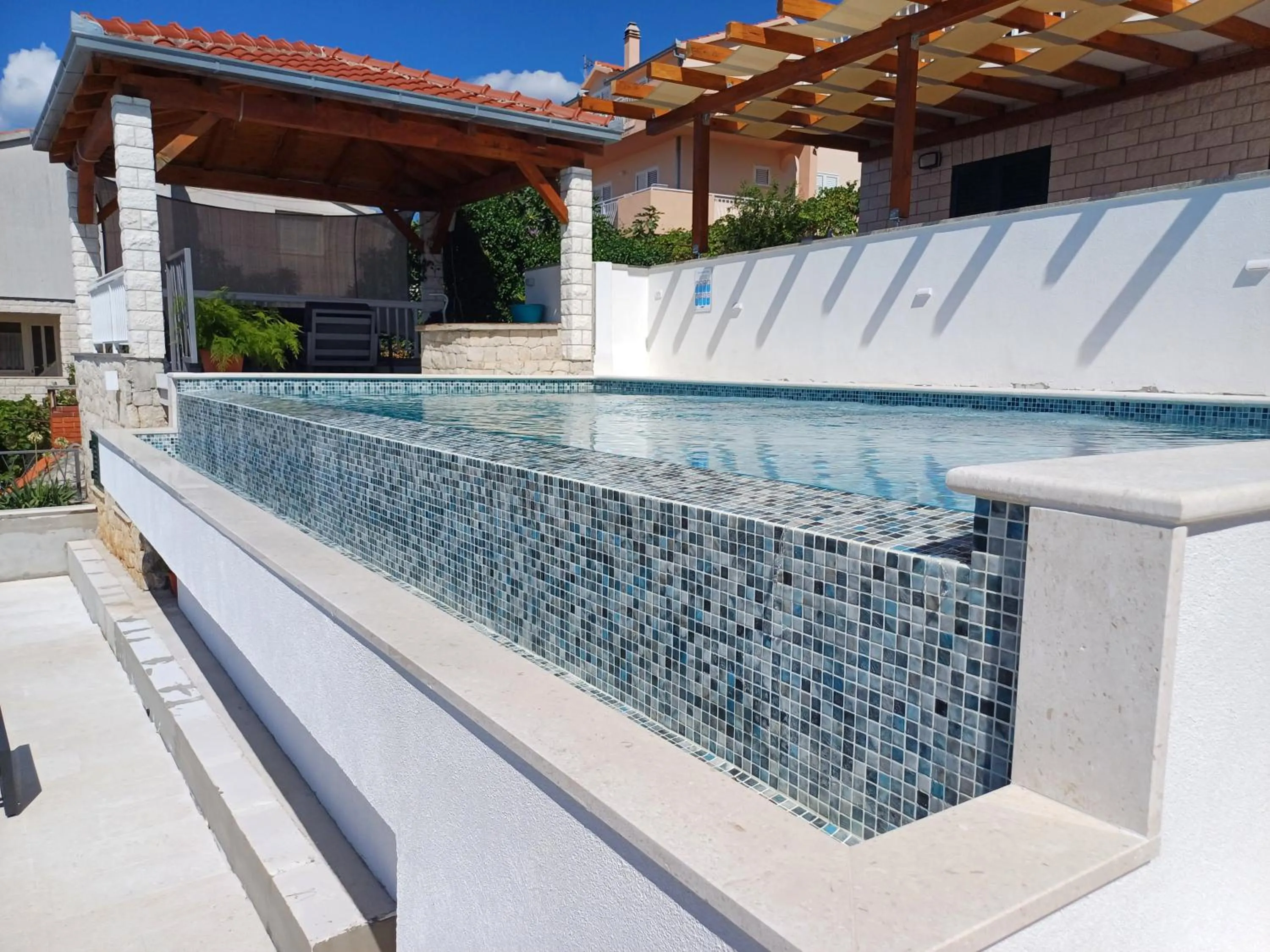 Sea view apartments with heated infinity swimming pool