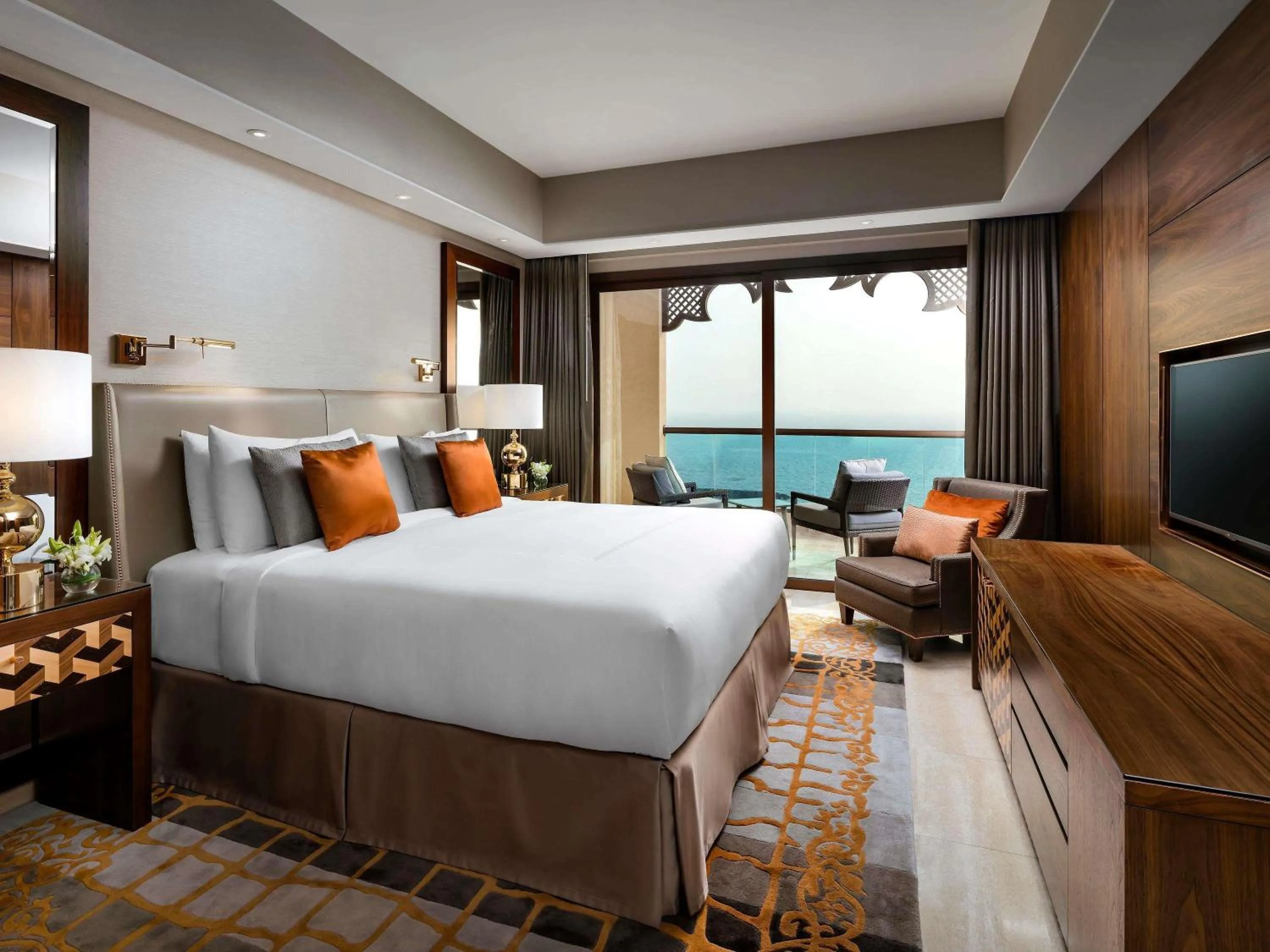 Bedroom, Bed in Fairmont Ajman