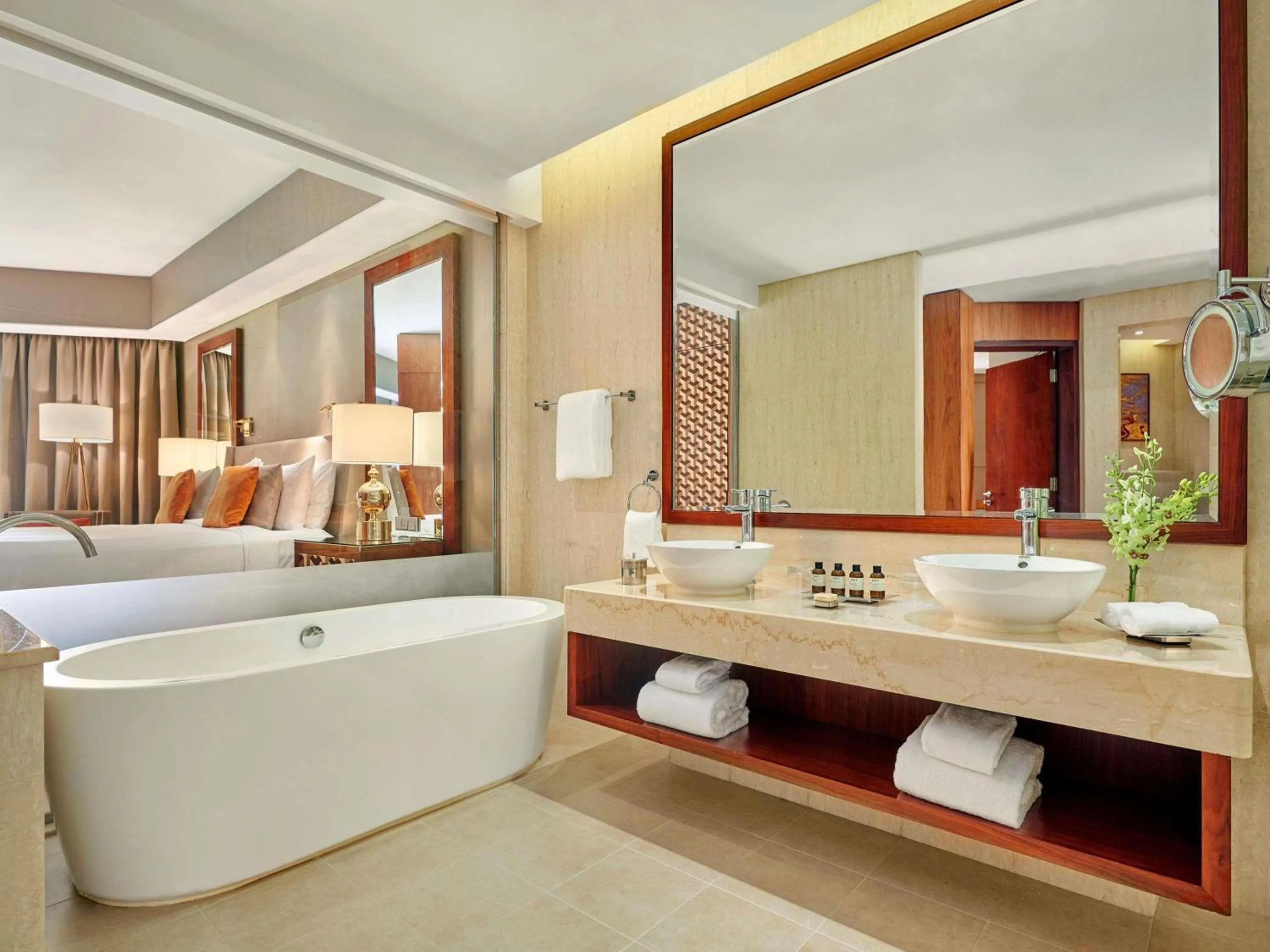 Bedroom, Bed in Fairmont Ajman