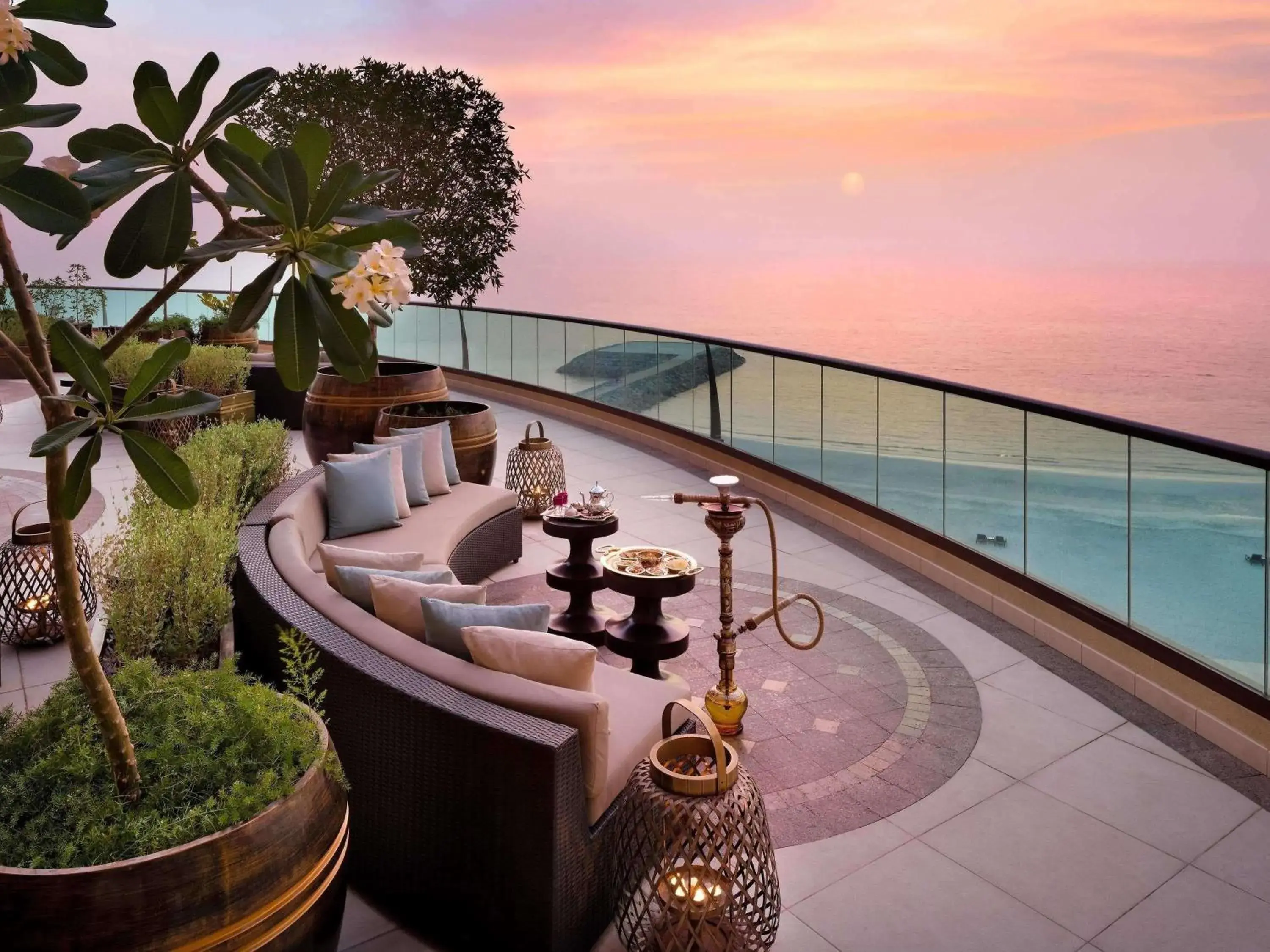 Lounge or bar in Fairmont Ajman Lounge or bar in Fairmont Ajman