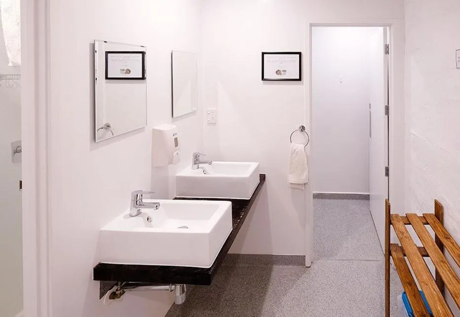 Bathroom, Bed in Haka House Auckland K'Road