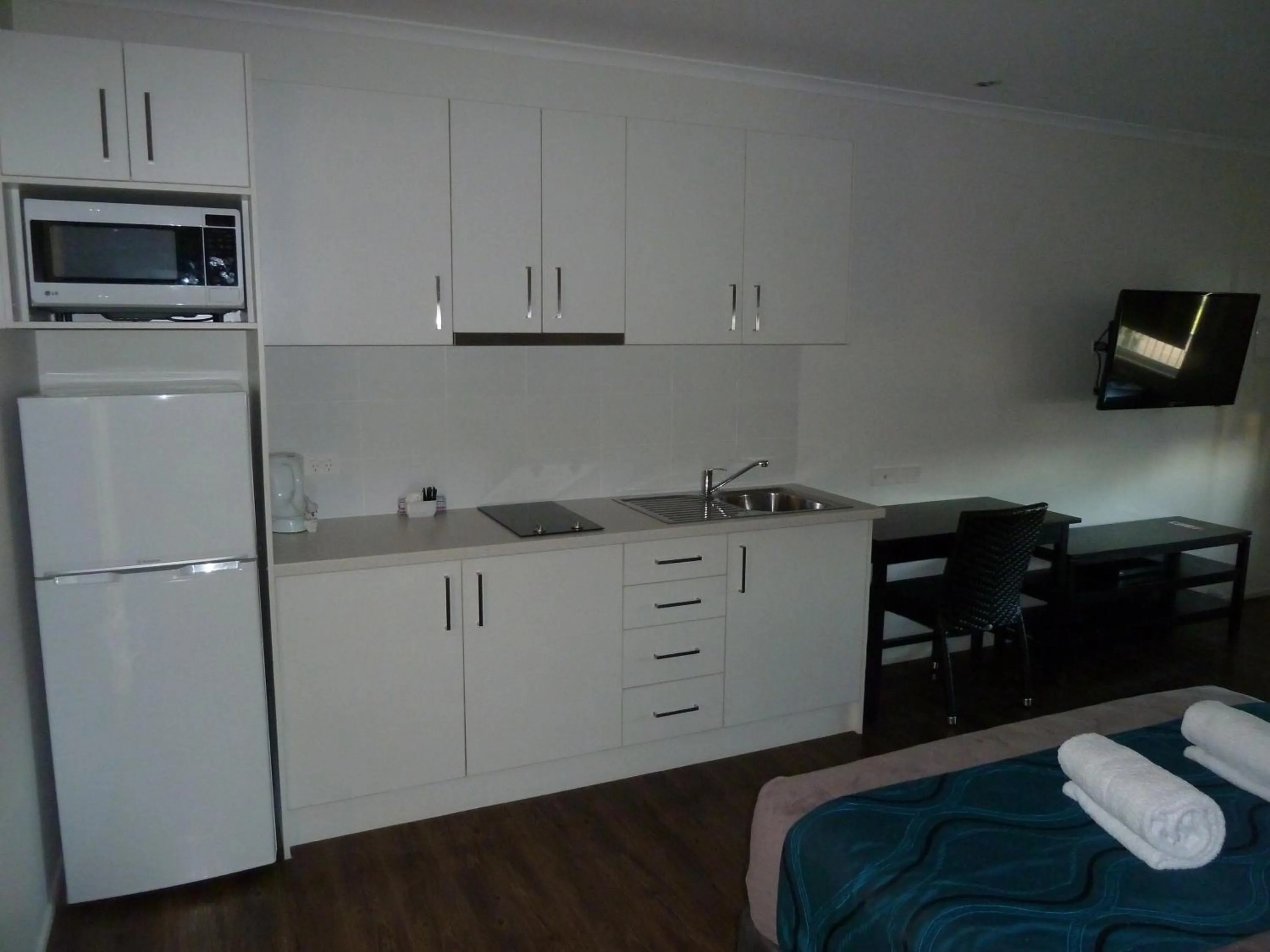 Kitchen or kitchenette in Chinchilla Tourist Park