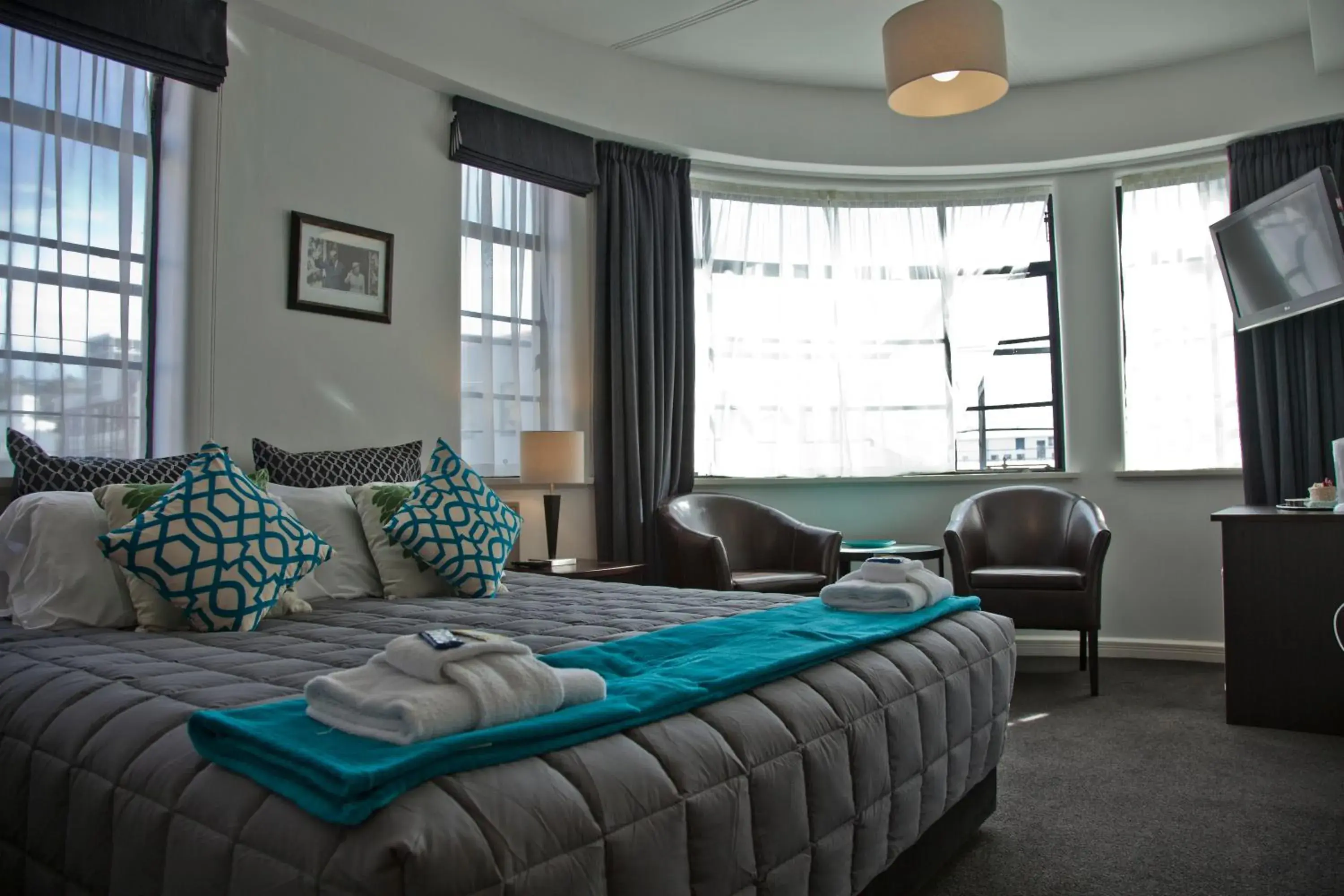 Bedroom, Bed in Law Courts Hotel Bedroom, Bed in Law Courts Hotel