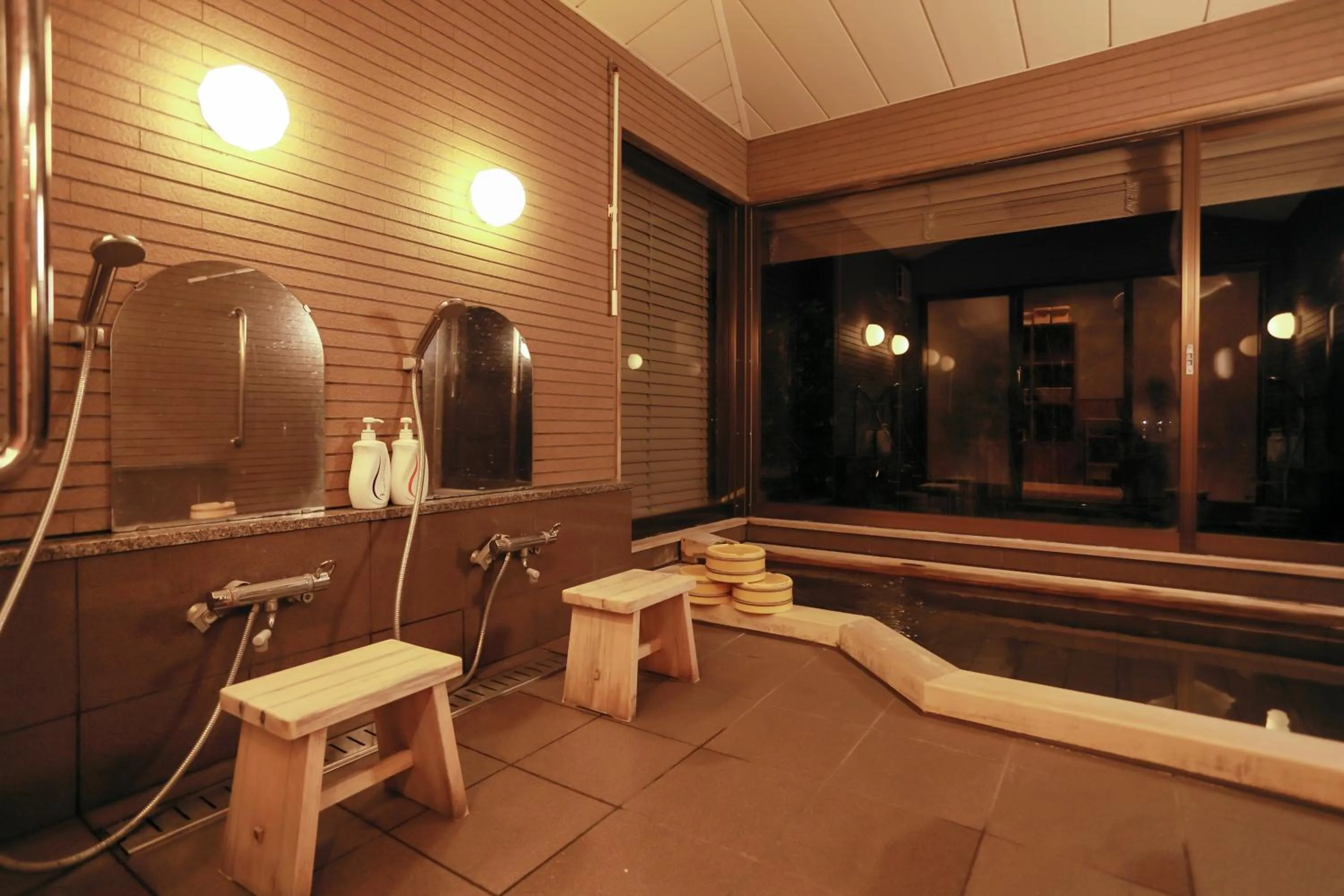 Hot Spring Bath in Jinpuso