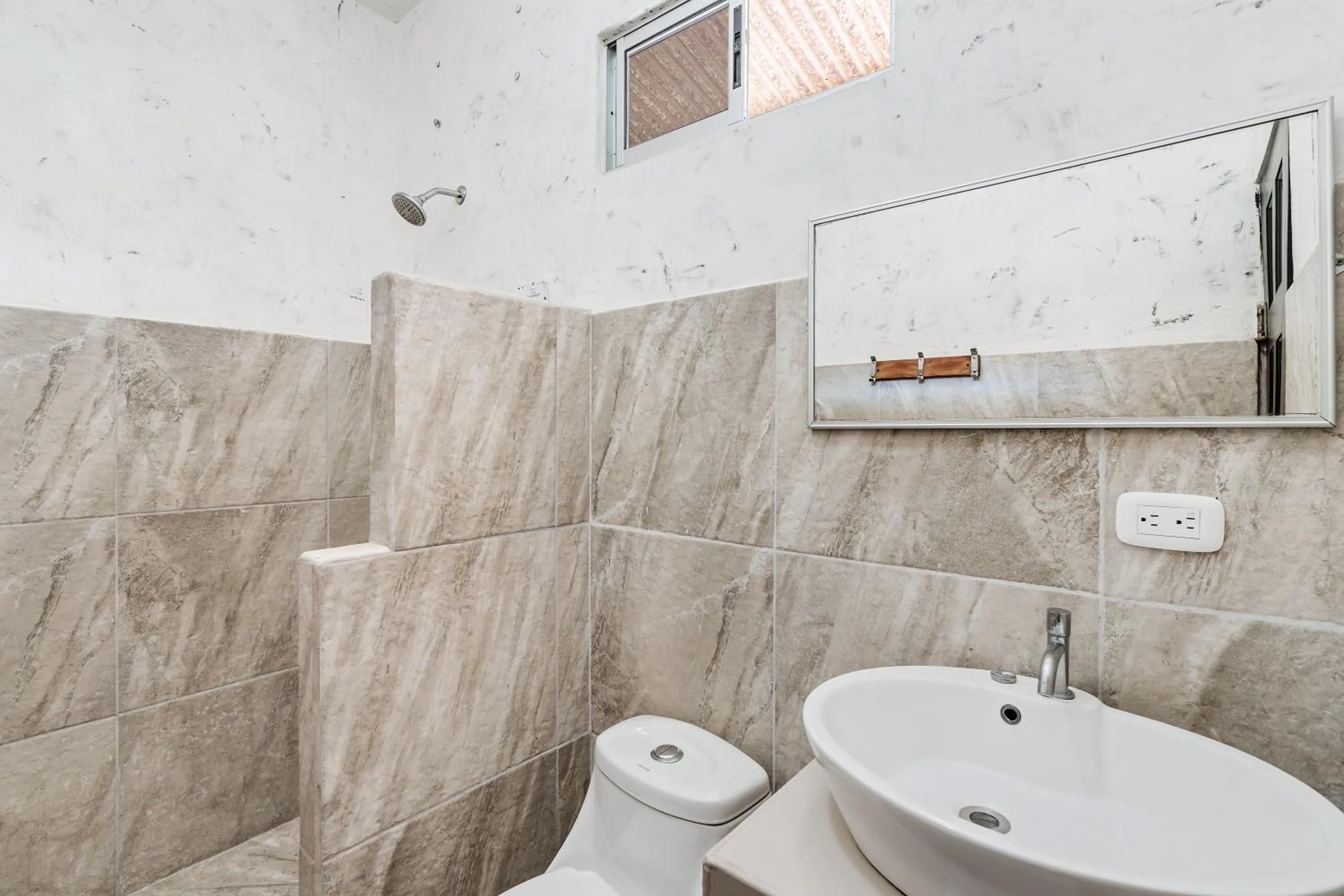 King Room - single occupancy in Hotel Tamarindo INN - 1 mi to Tamarindo Beach