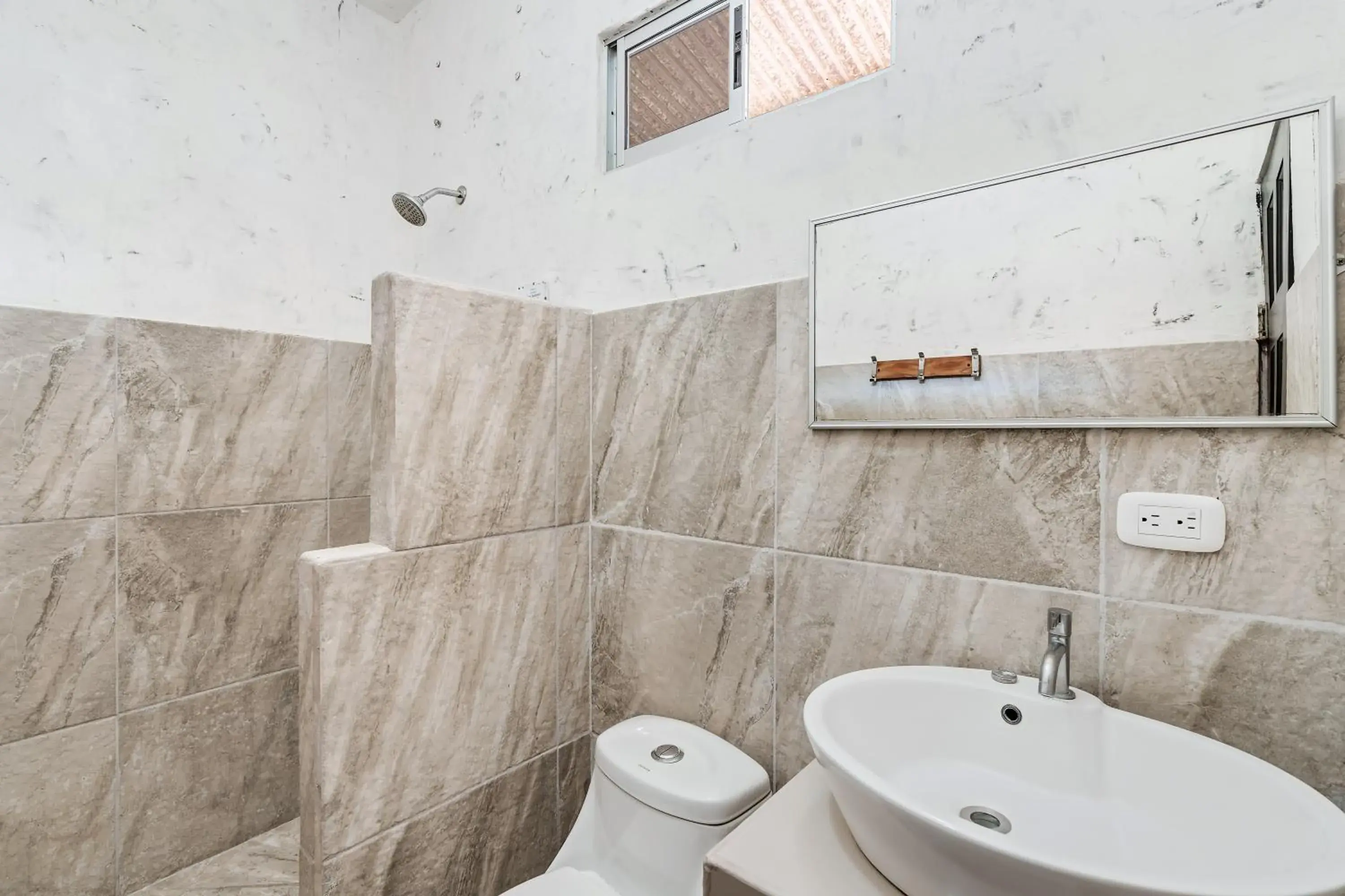 King Room - single occupancy in Hotel Tamarindo INN - 1 mi to Tamarindo Beach King Room - single occupancy in Hotel Tamarindo INN - 1 mi to Tamarindo Beach