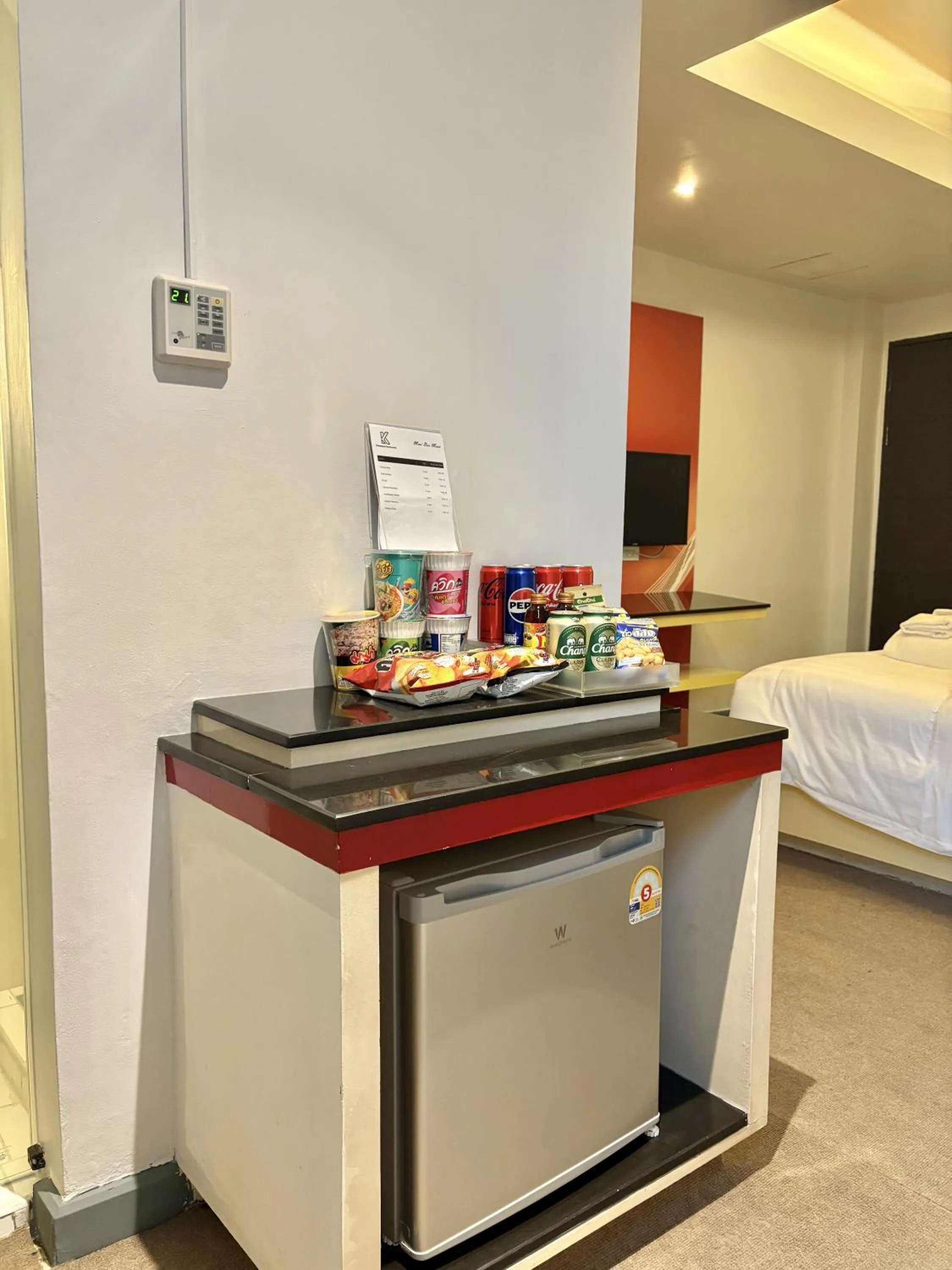 minibar in Klassique Sukhumvit Hotel