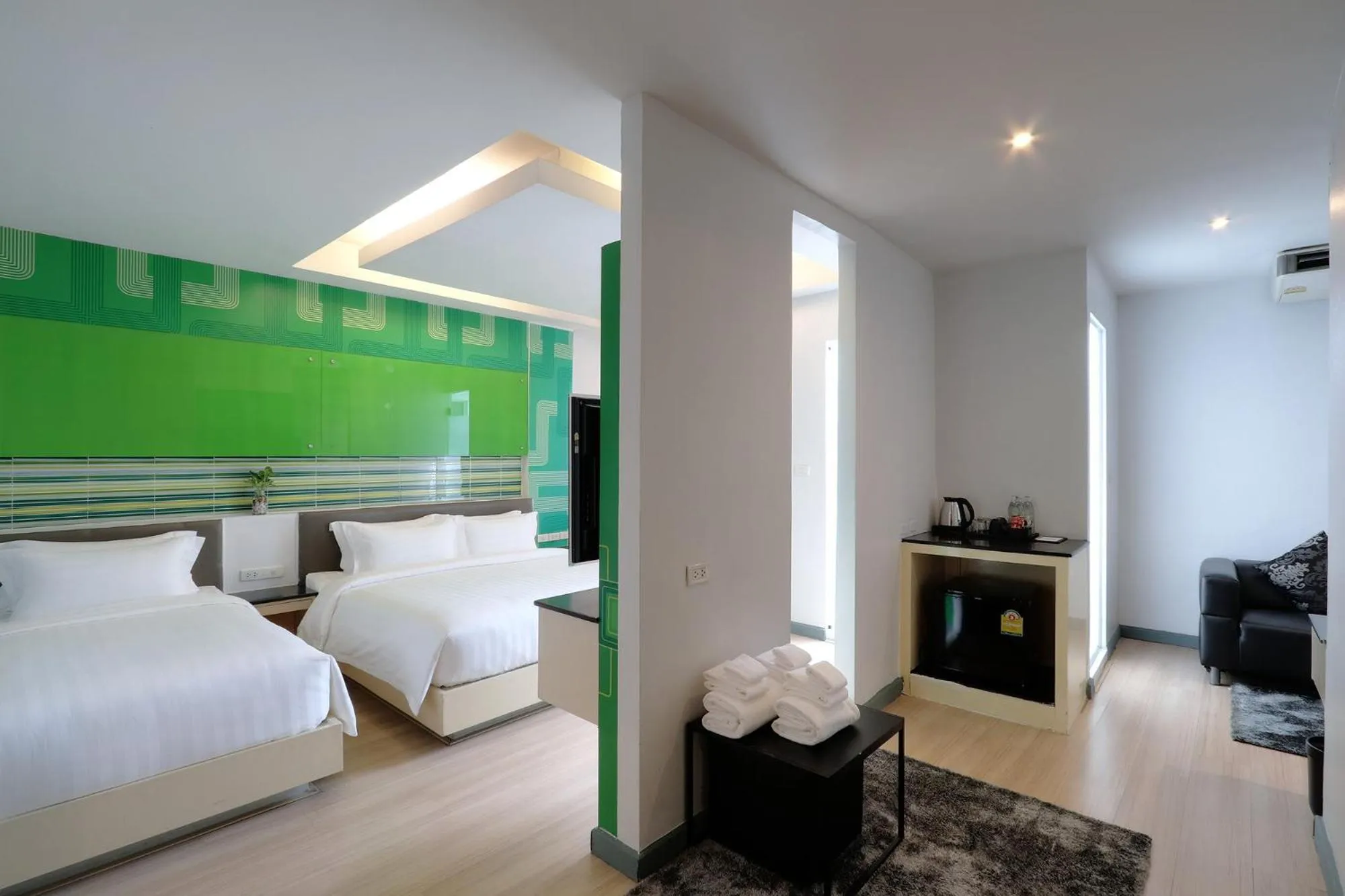 Photo of the whole room, Bed in Klassique Sukhumvit Hotel