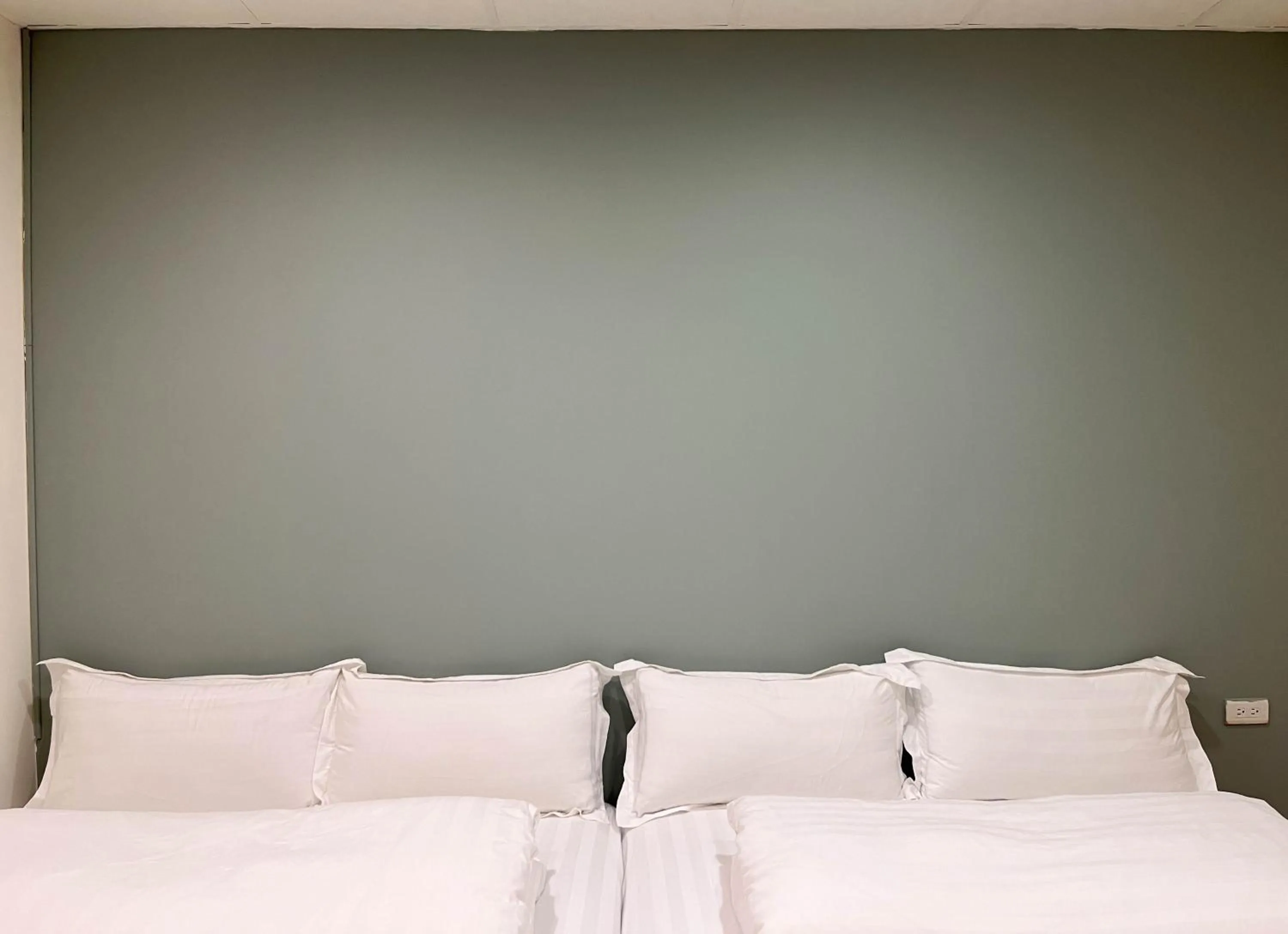 On site, Bed in Cen Pin B&B