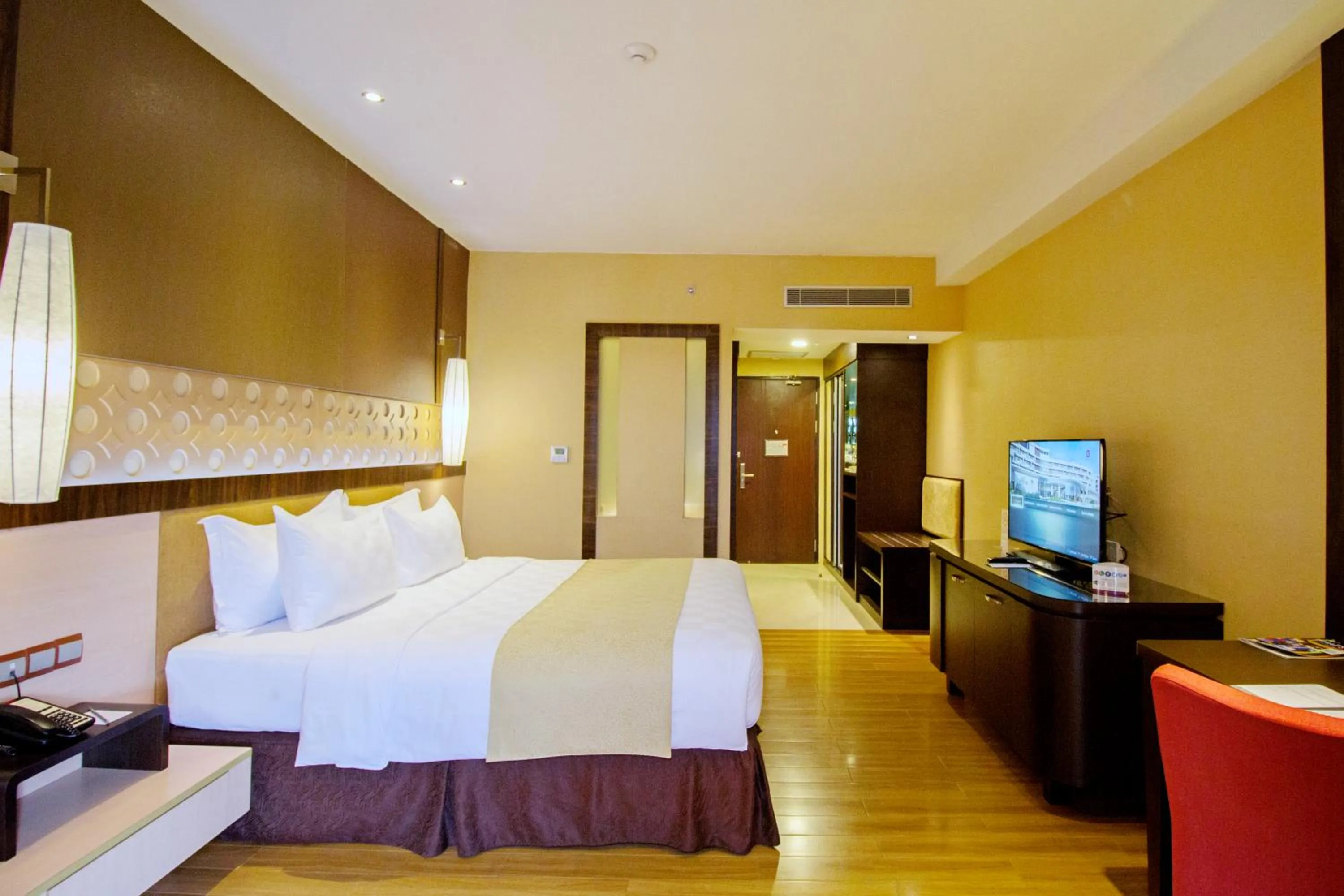 Photo of the whole room, Bed in Grand Lagoi Hotel Bintan