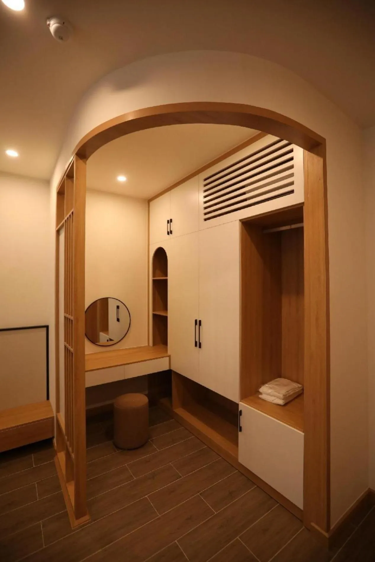 wardrobe in TherHouse