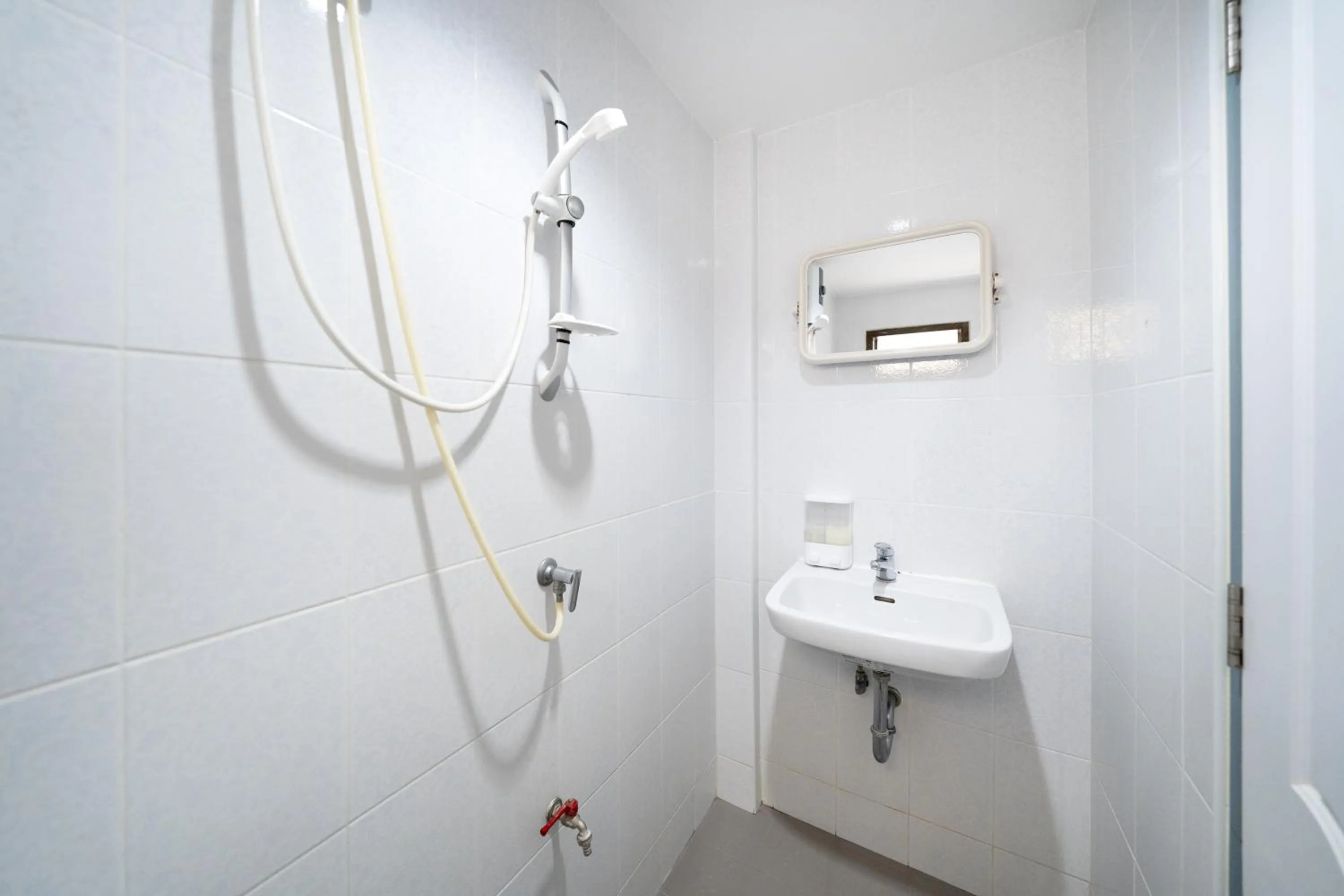 Shower in OH Hostels - Bangkok