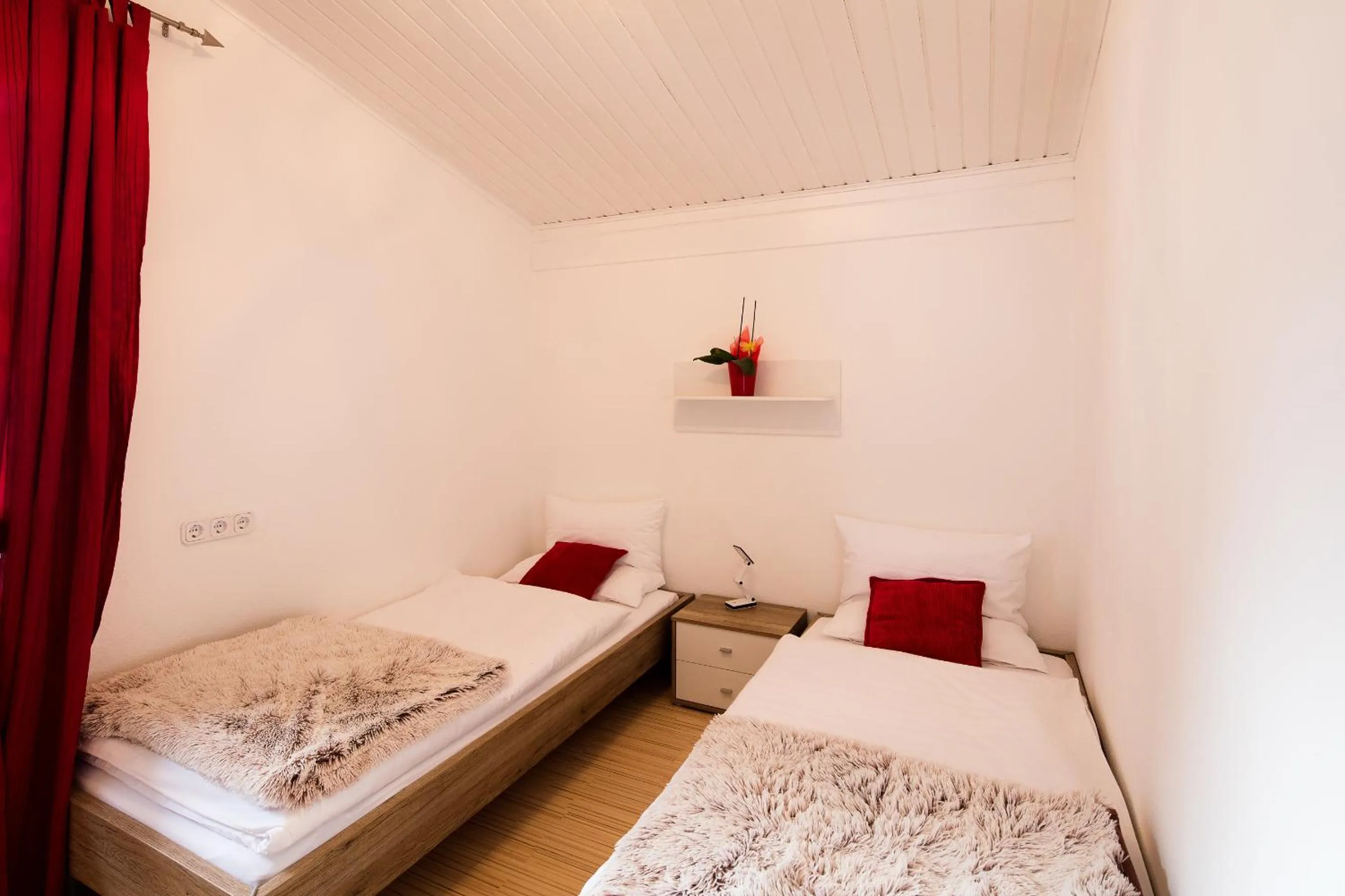Photo of the whole room, Bed in W & S Executive Apartments - Hallstatt I
