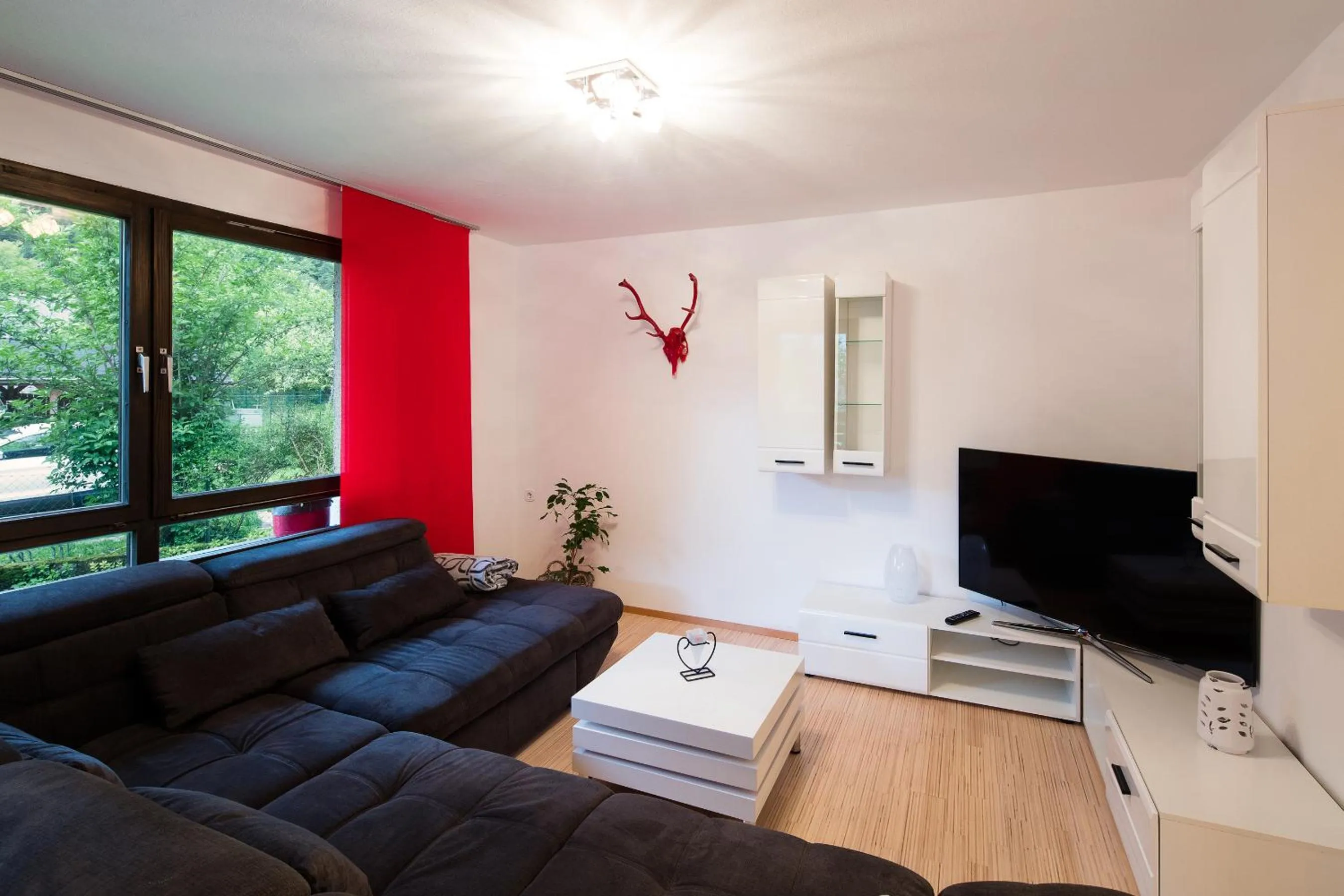 Day in W & S Executive Apartments - Hallstatt I