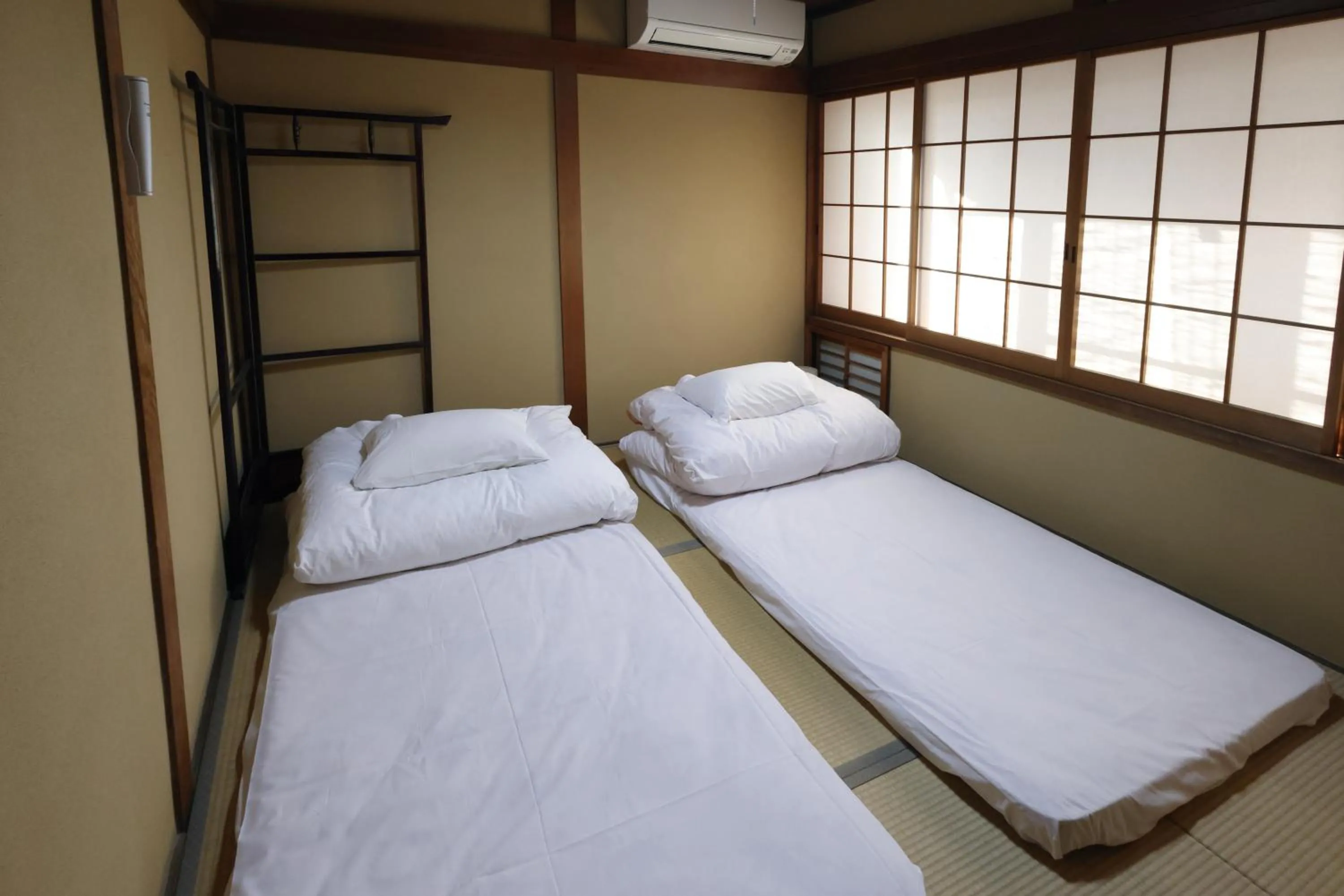 Bedroom, Bed in Kyoto Kiyomizu Machiya NAGOMI