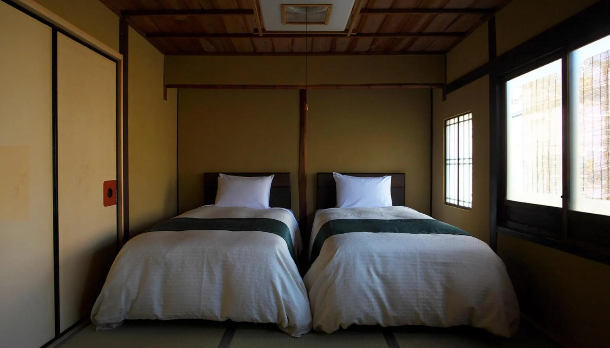 Bed in Kyoto Kiyomizu Machiya NAGOMI