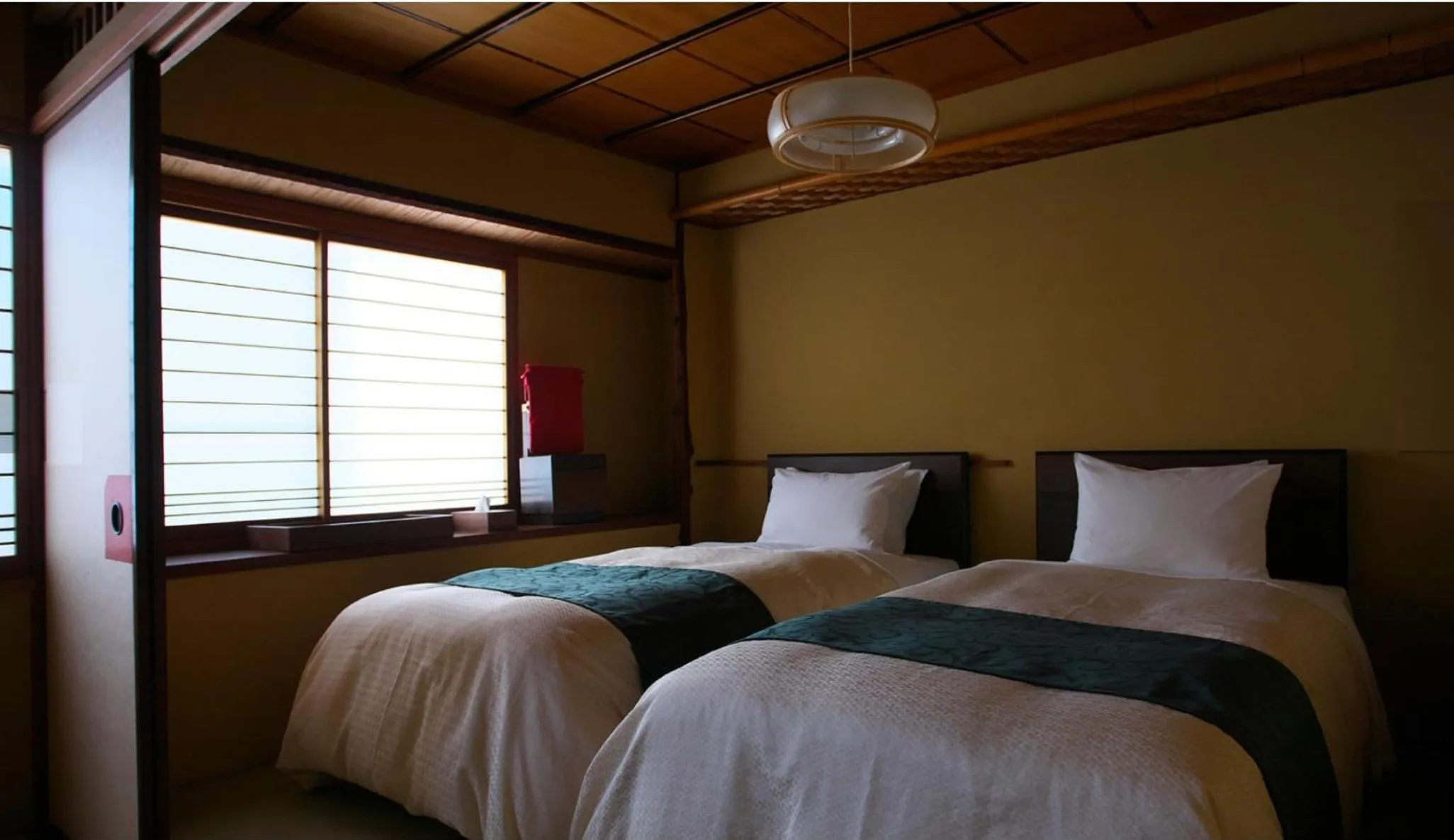 Bed in Kyoto Kiyomizu Machiya NAGOMI