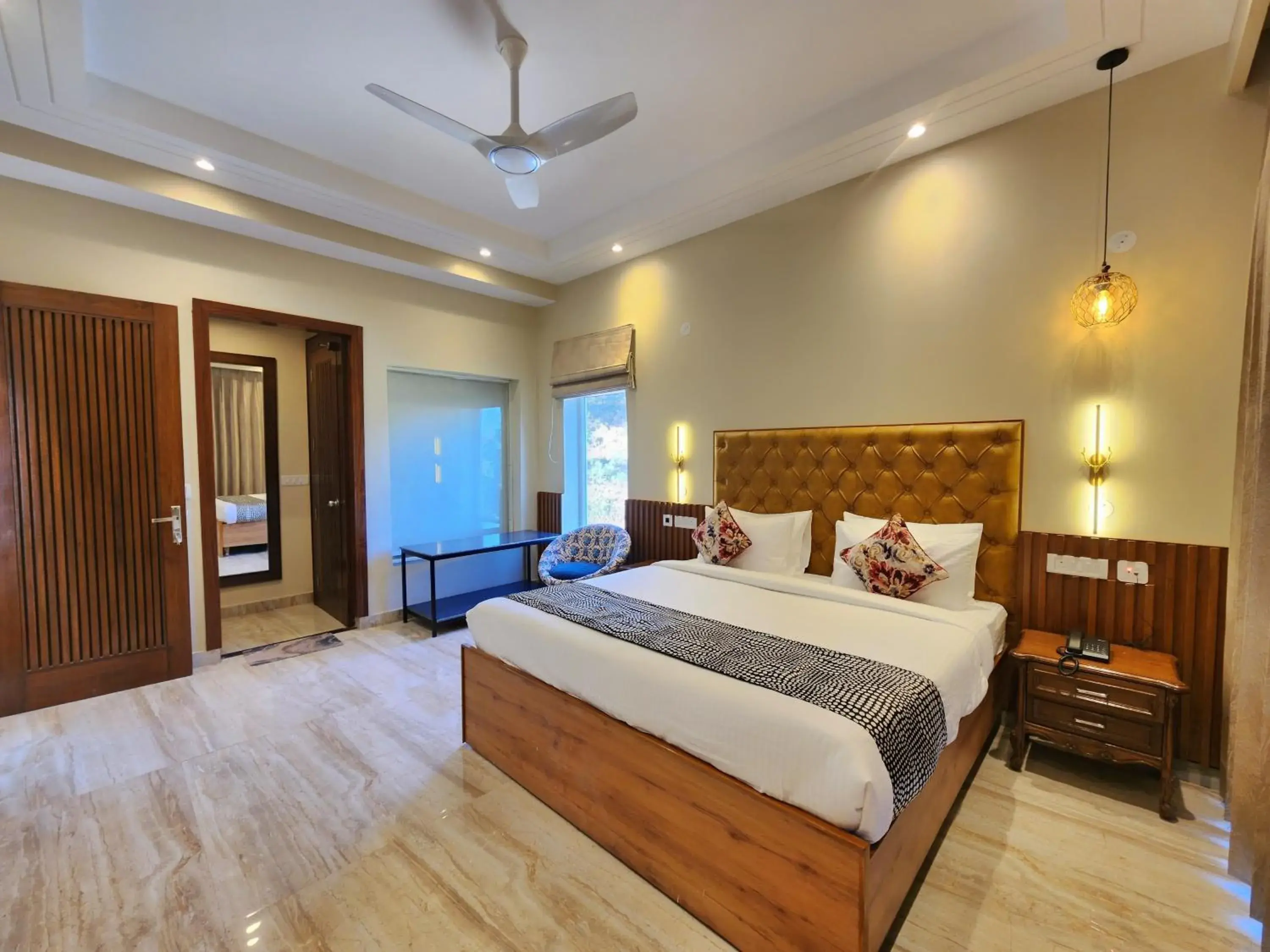 Photo of the whole room, Bed in The Hamilton Kasauli Photo of the whole room, Bed in The Hamilton Kasauli