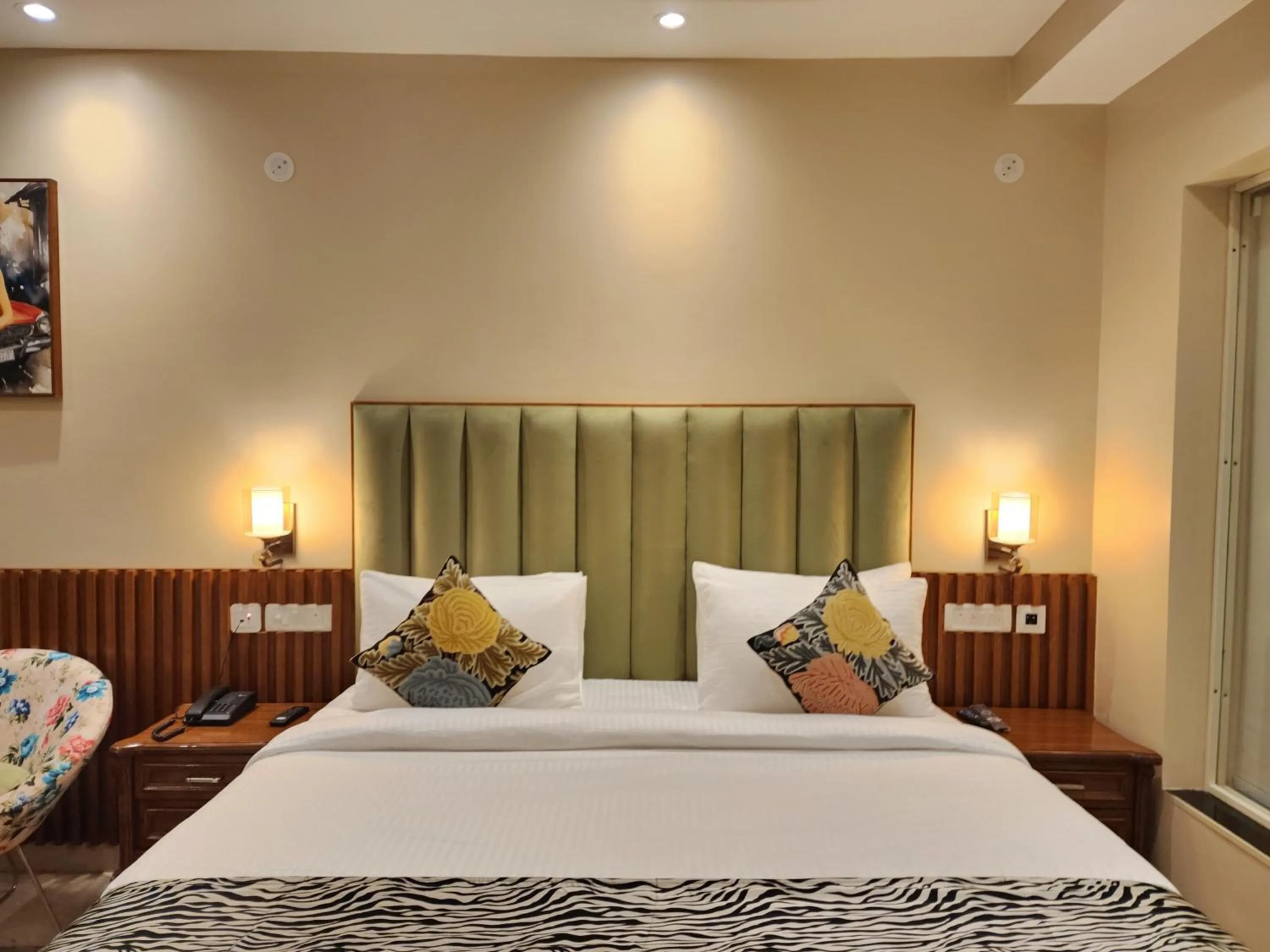 Bedroom, Bed in The Hamilton Kasauli