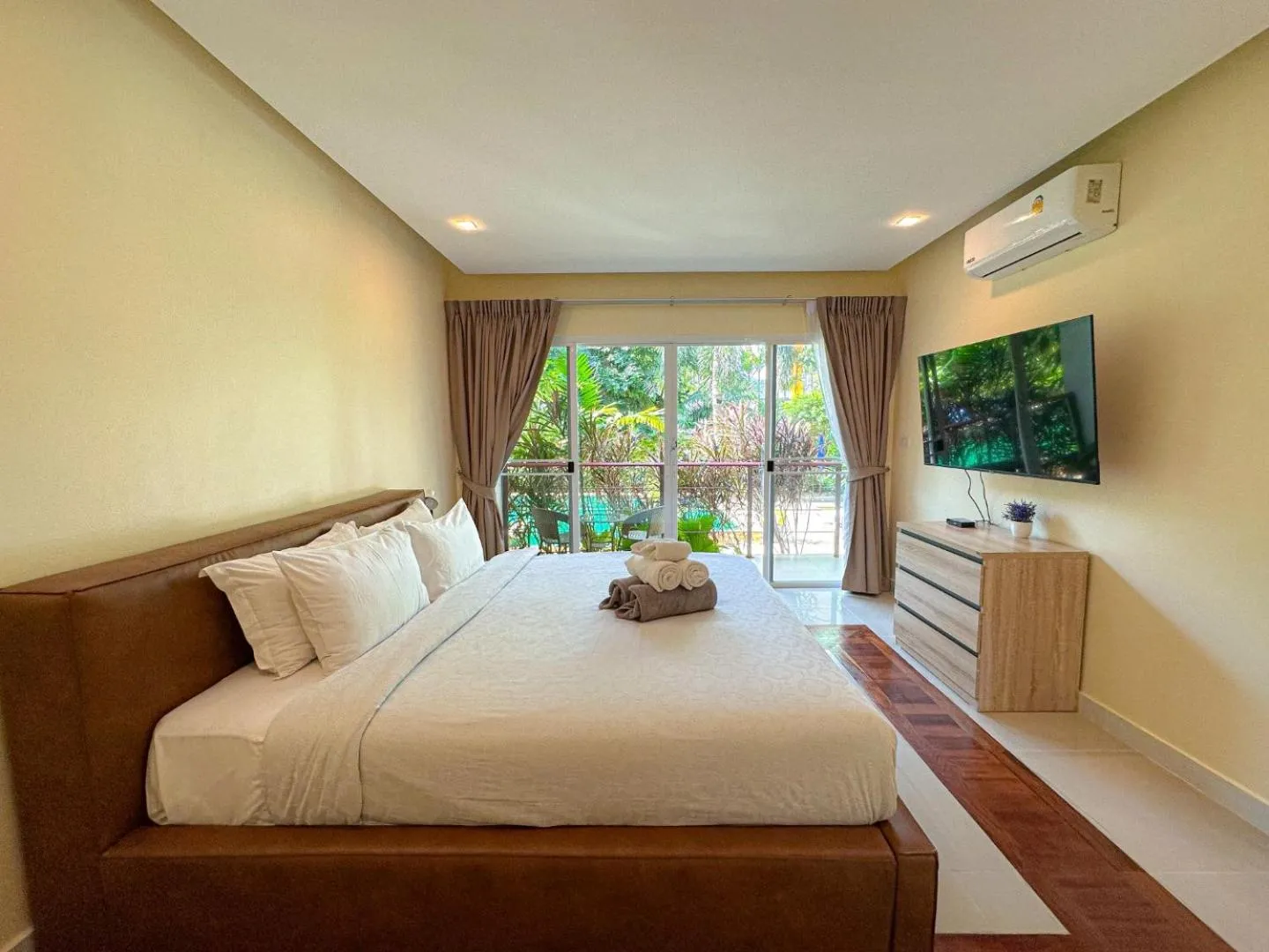 Floor plan, Bed in Oasis 1 Bedroom Apartment In Rawai