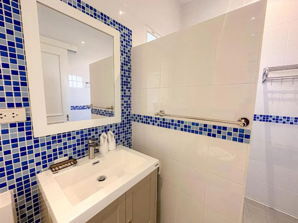 Oasis 1 Bedroom Apartment In Rawai