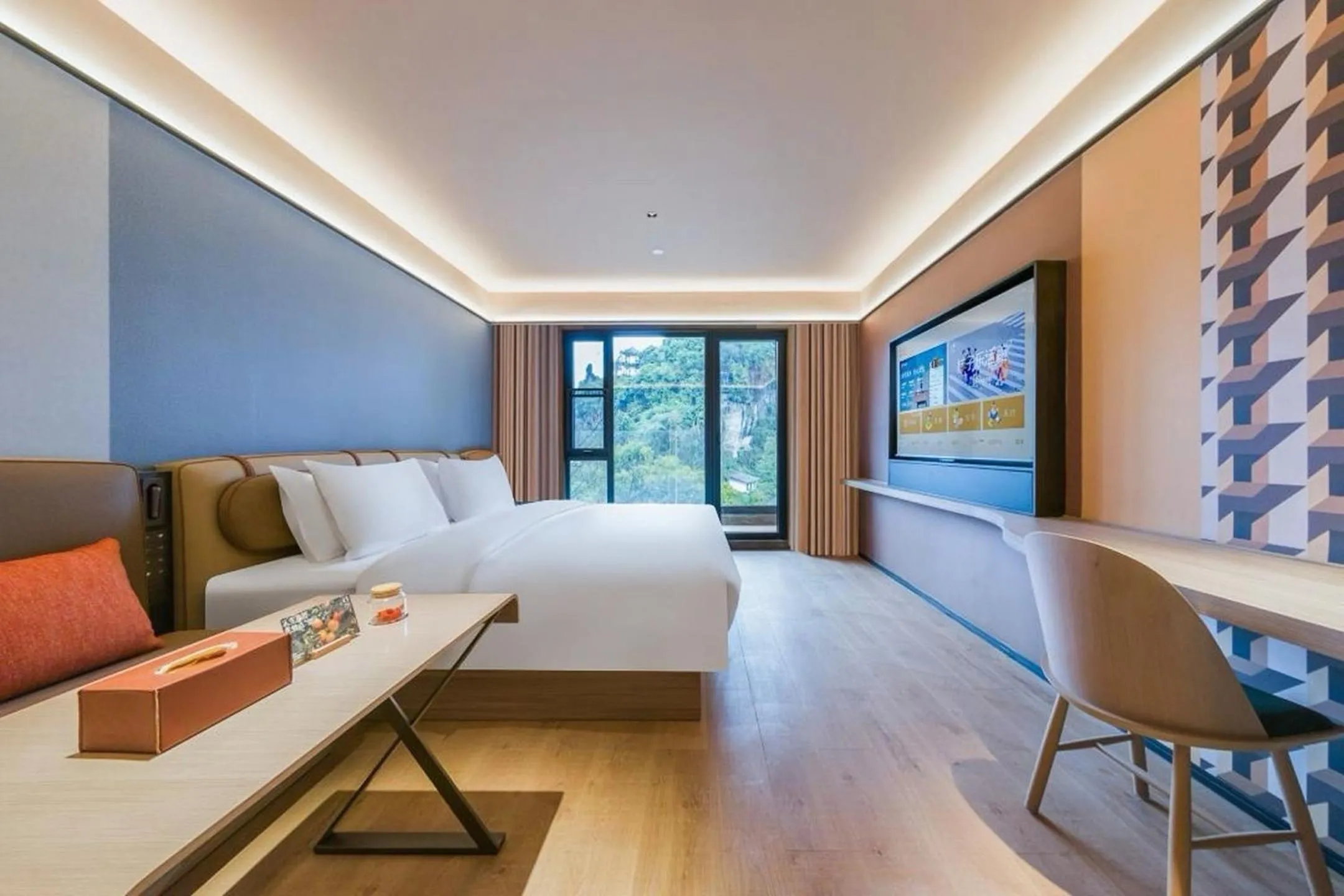 Deluxe Double Room with Balcony in Orange Hotel Guilin Yangshuo West Street Branch