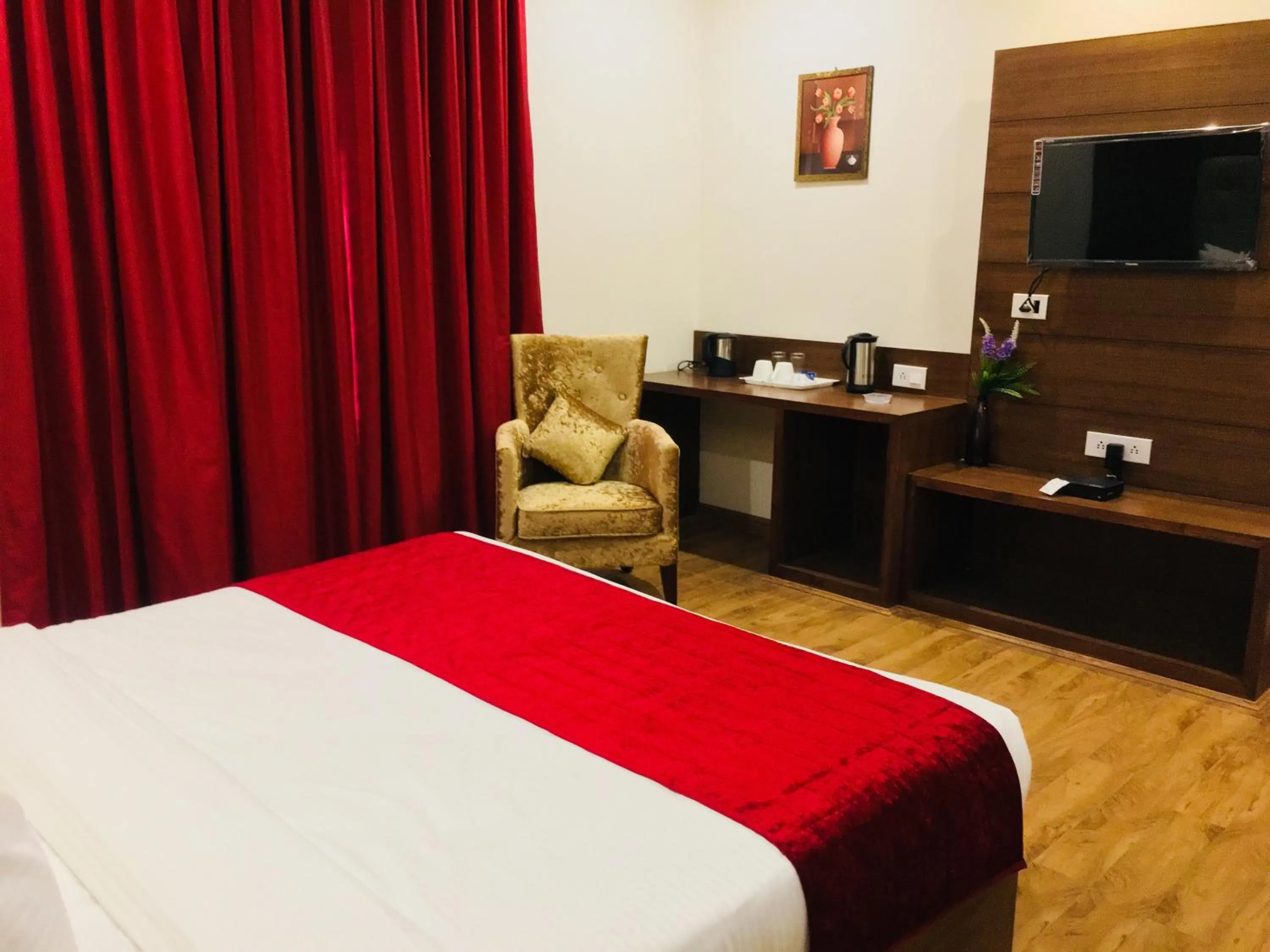 TV and multimedia, Bed in Hotel Bahl Regency