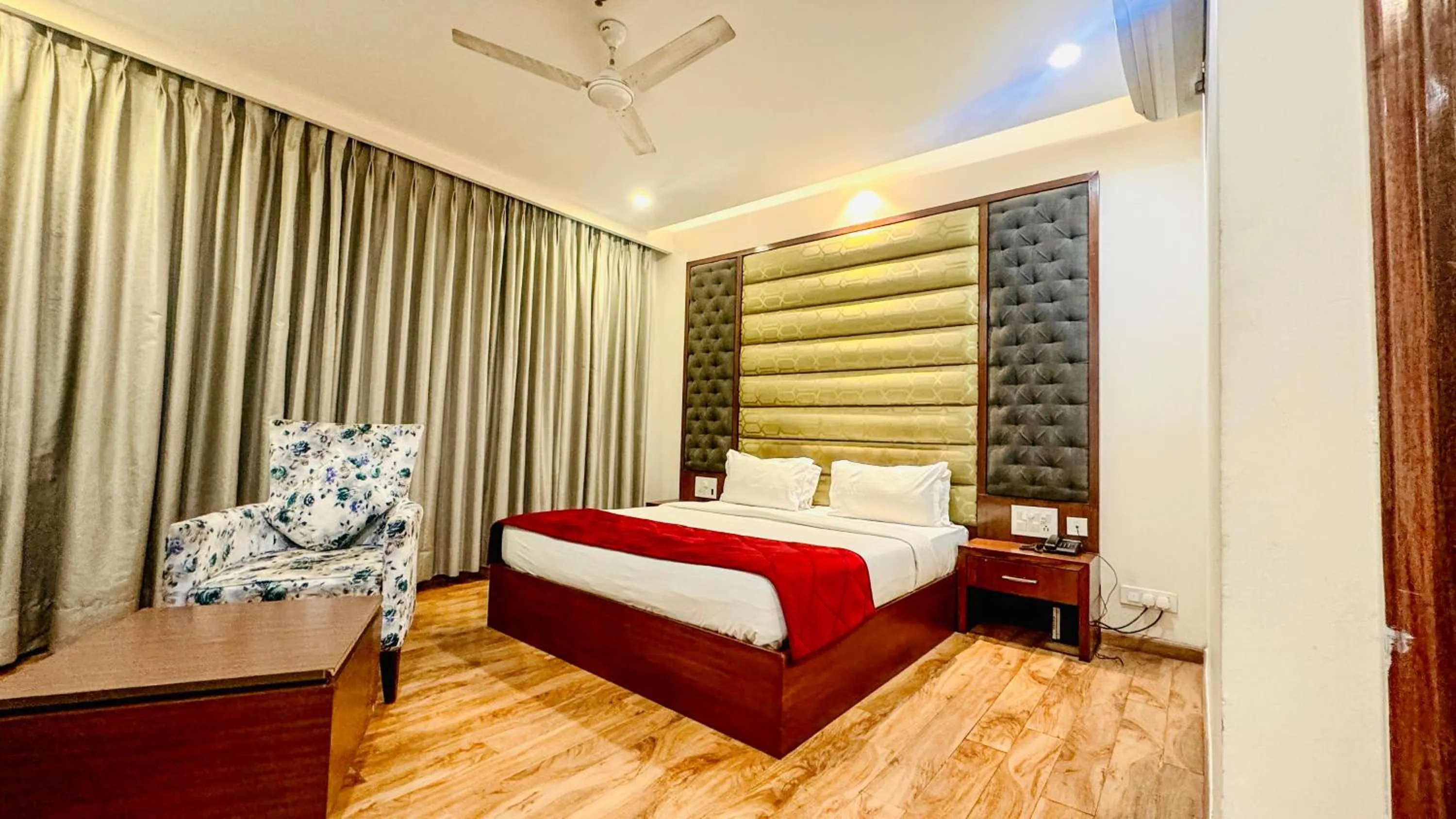 Bedroom, Bed in Hotel Bahl Regency