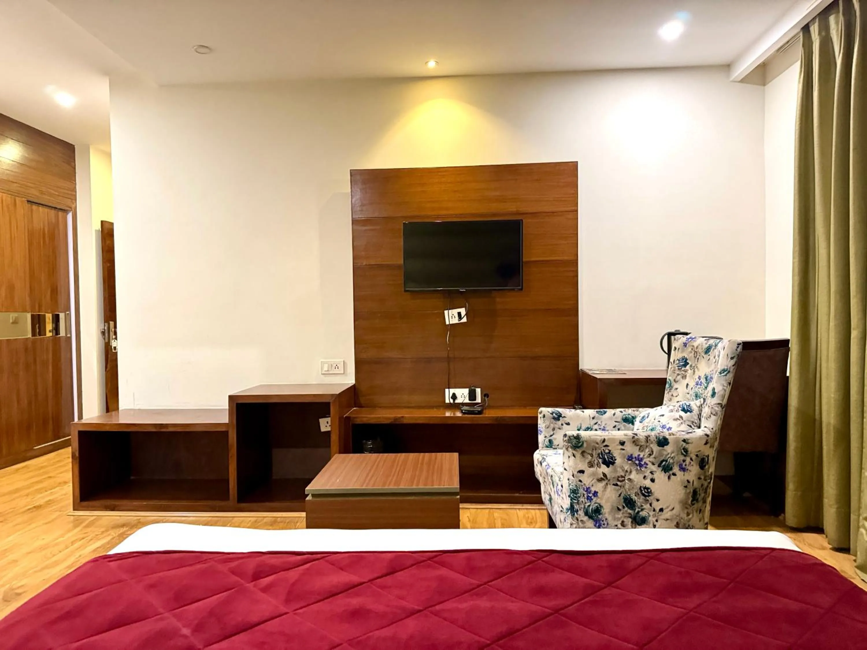 Bedroom, Bed in Hotel Bahl Regency