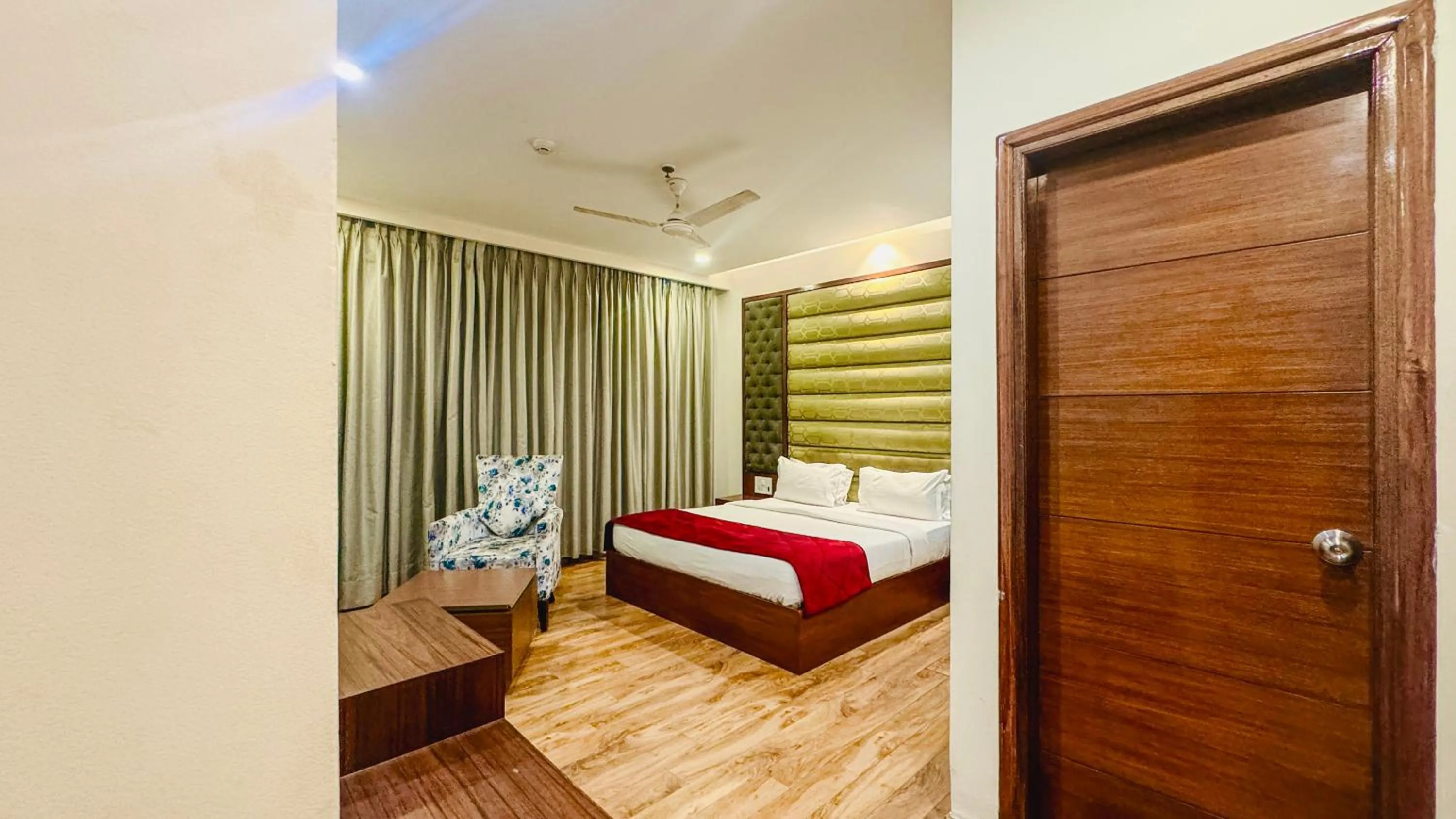 Bedroom, Bed in Hotel Bahl Regency