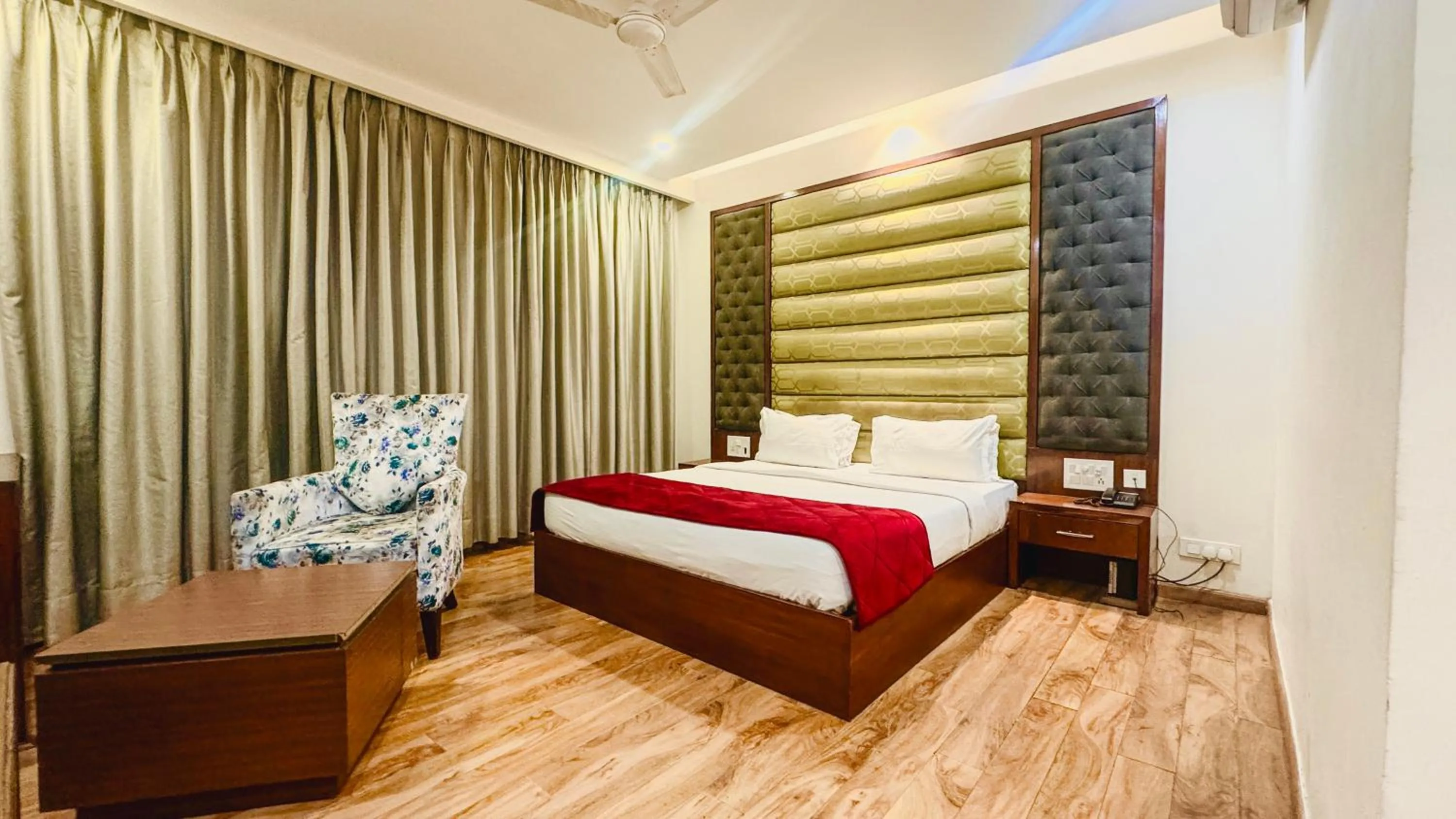 Bed in Hotel Bahl Regency