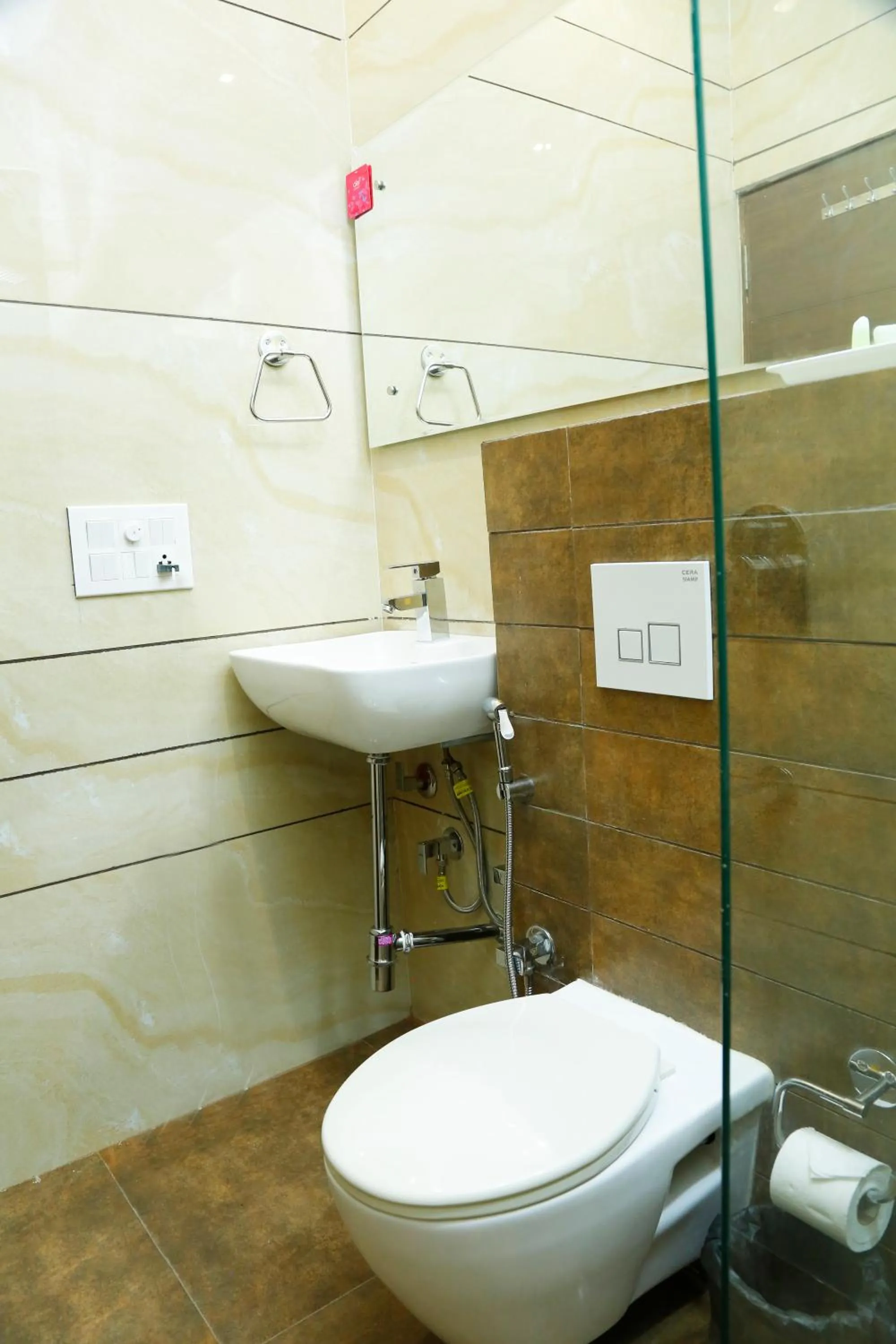 Toilet in Hotel Bahl Regency