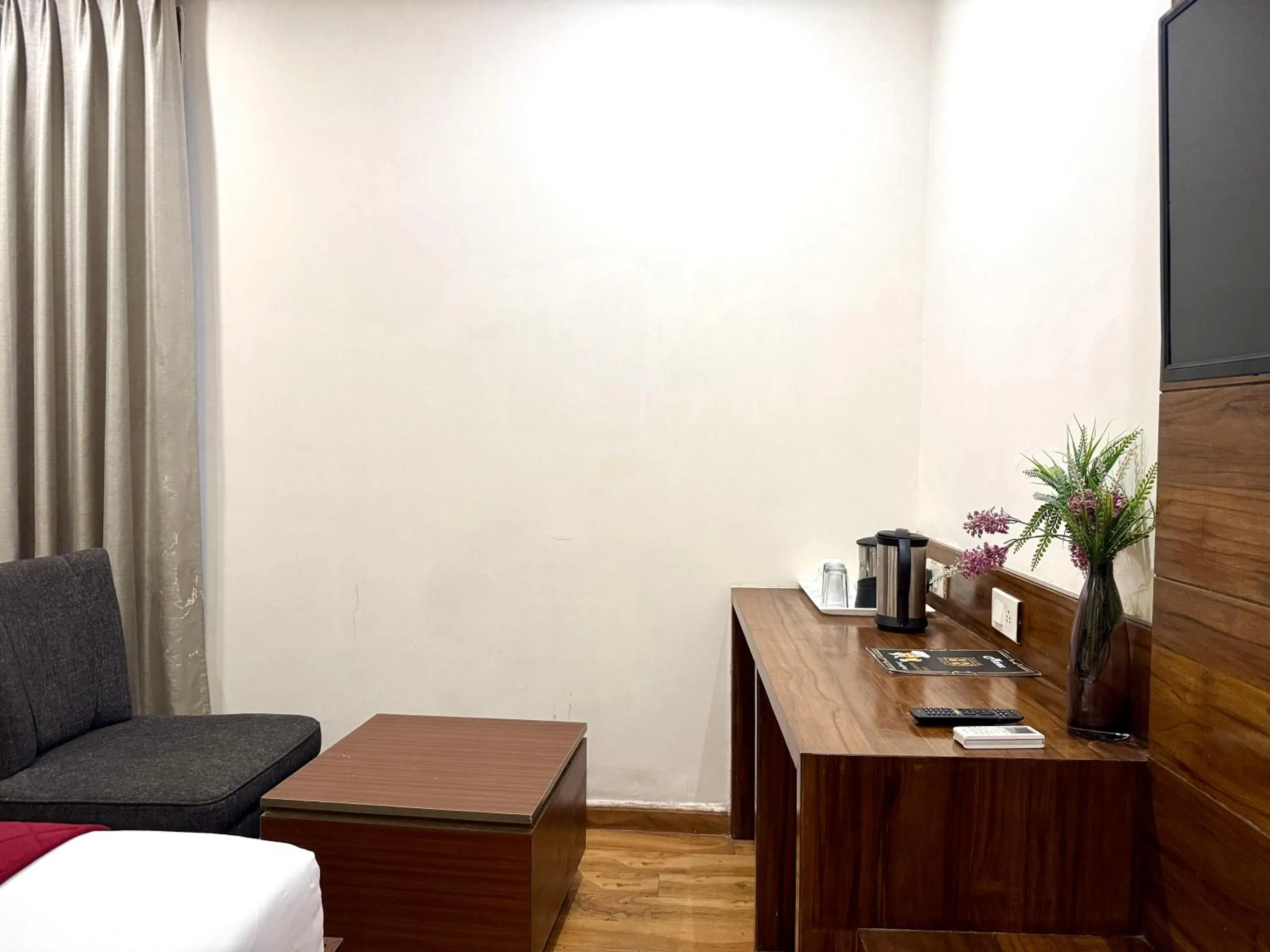 Seating area in Hotel Bahl Regency