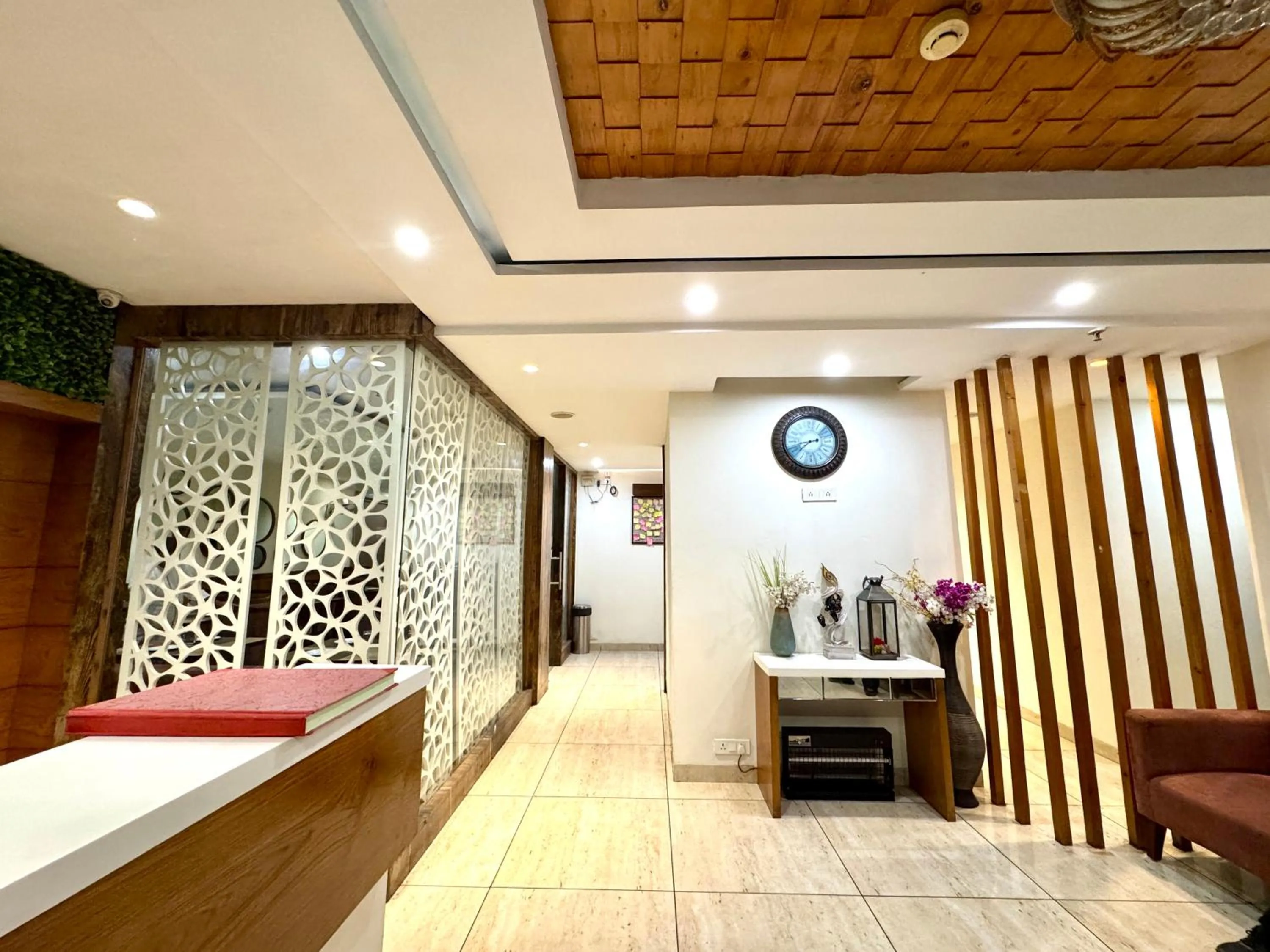 Property building, Bed in Hotel Bahl Regency