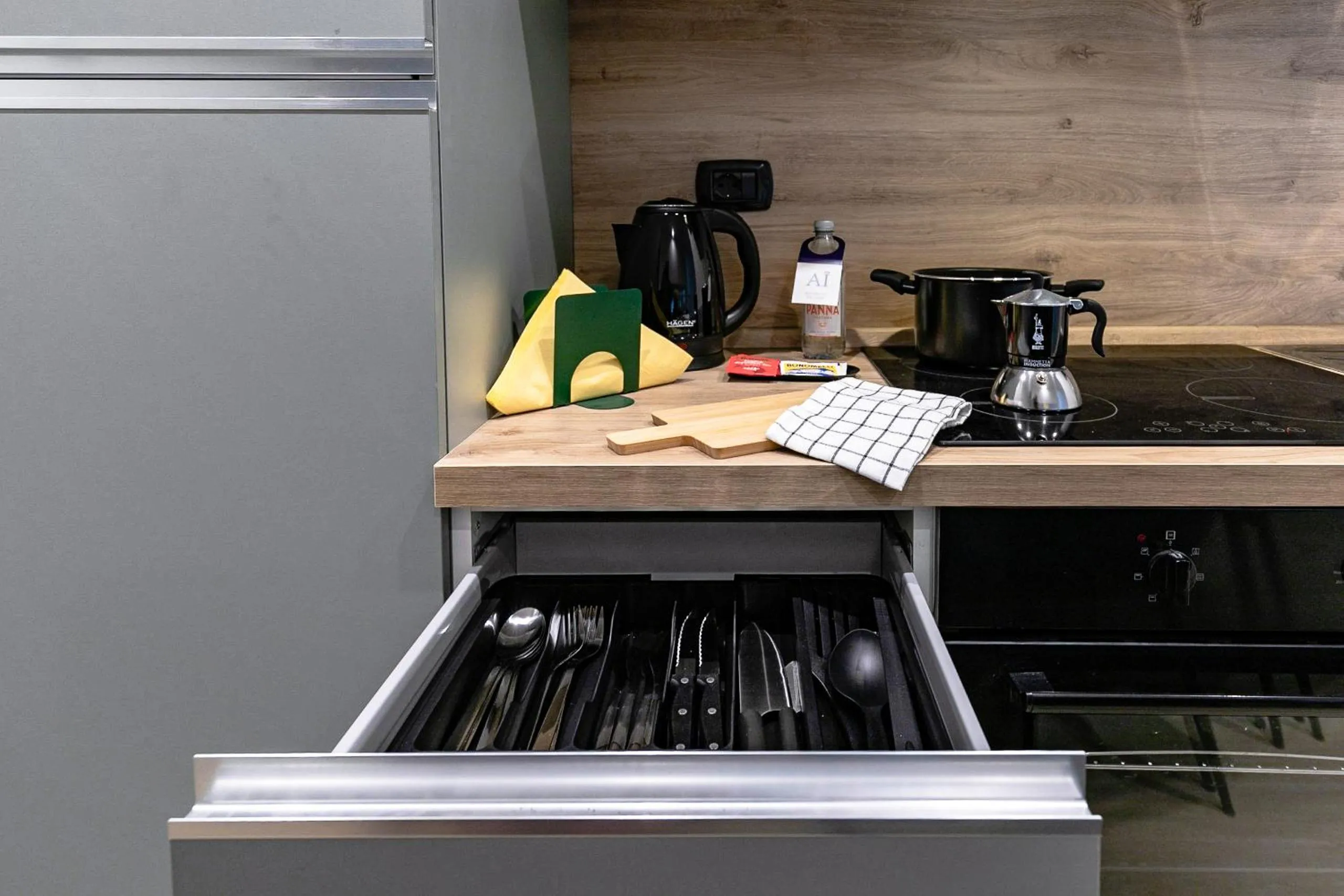 Coffee/tea facilities in Aiello Hotels - CityLife Apartments