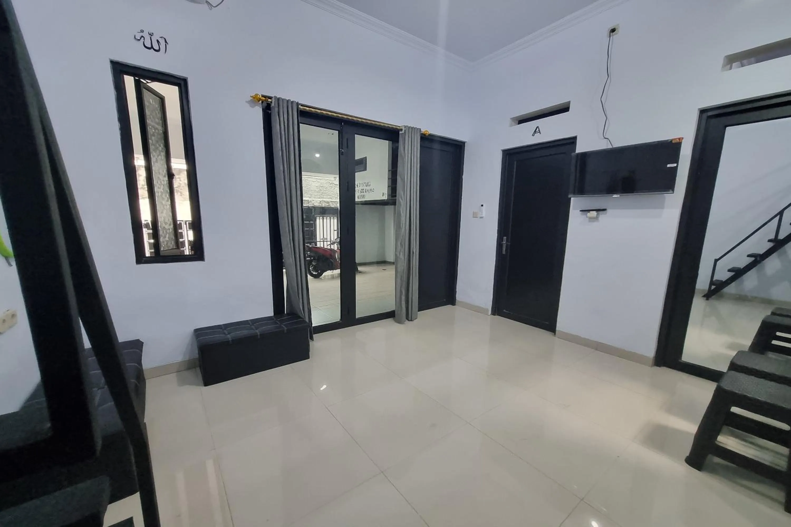 Photo of the whole room in Ardafa Inn & Villa