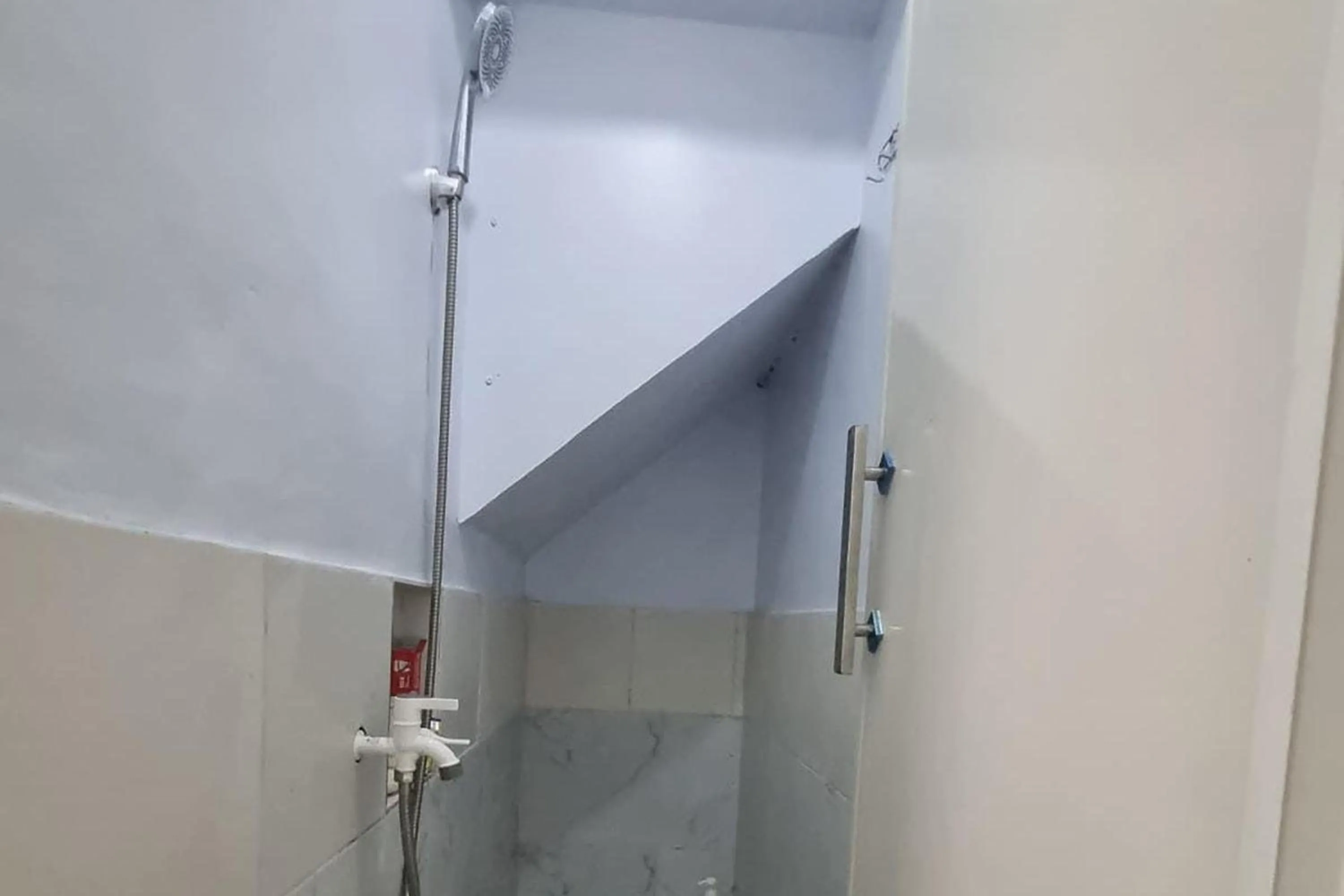 Shower in Ardafa Inn & Villa