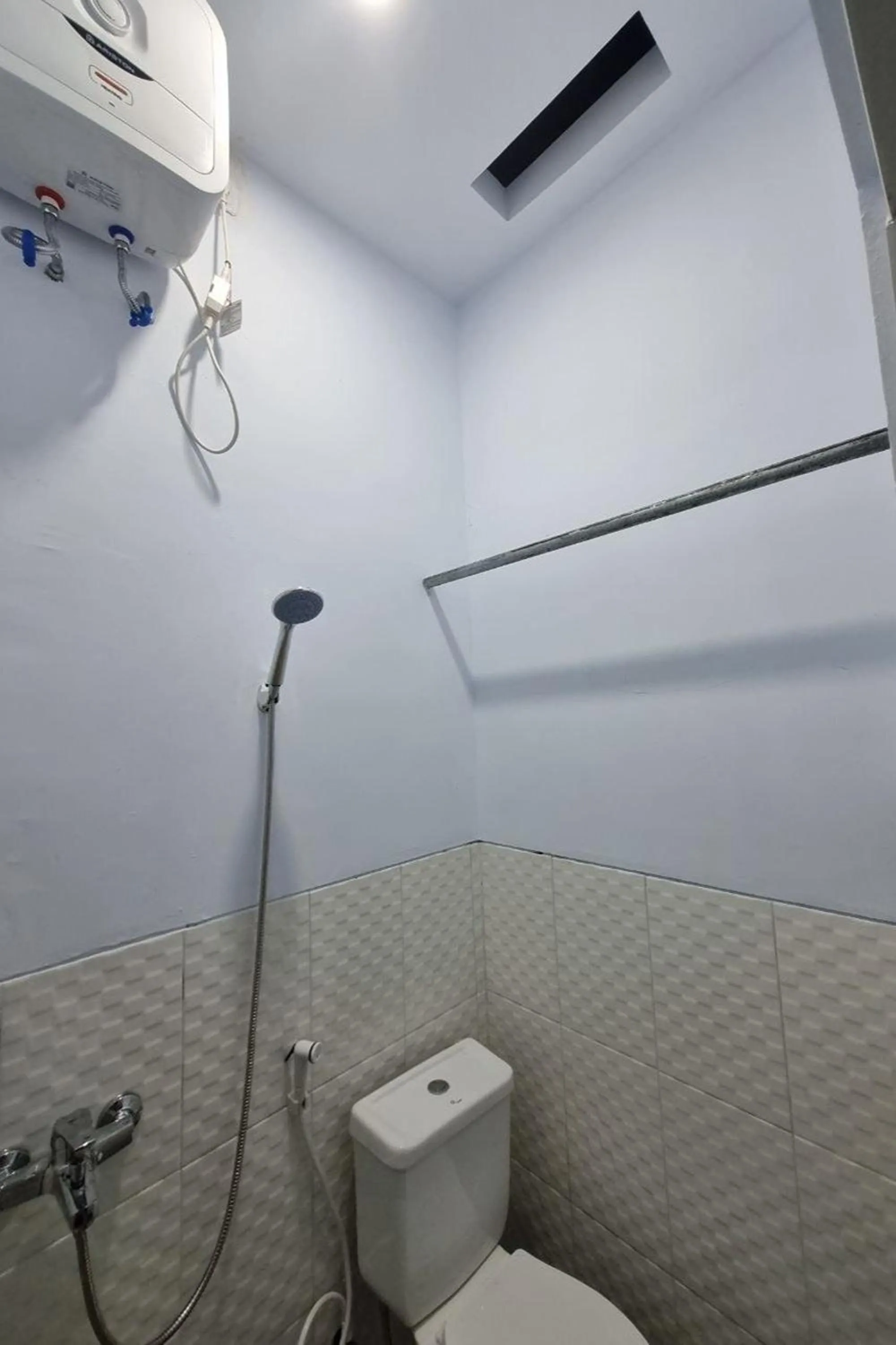 Shower in Ardafa Inn & Villa