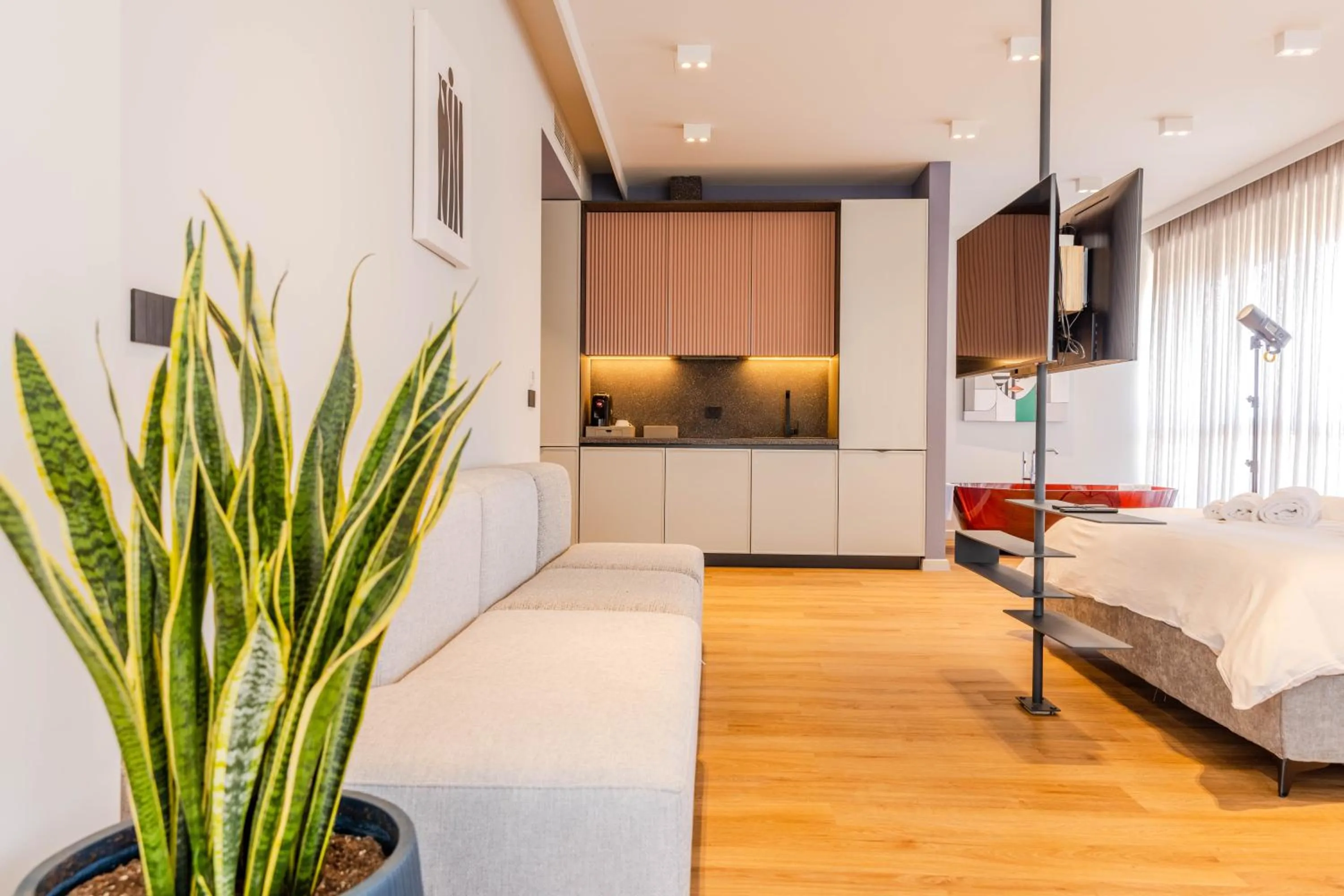 TV and multimedia, Bed in Si Hotel Tirana