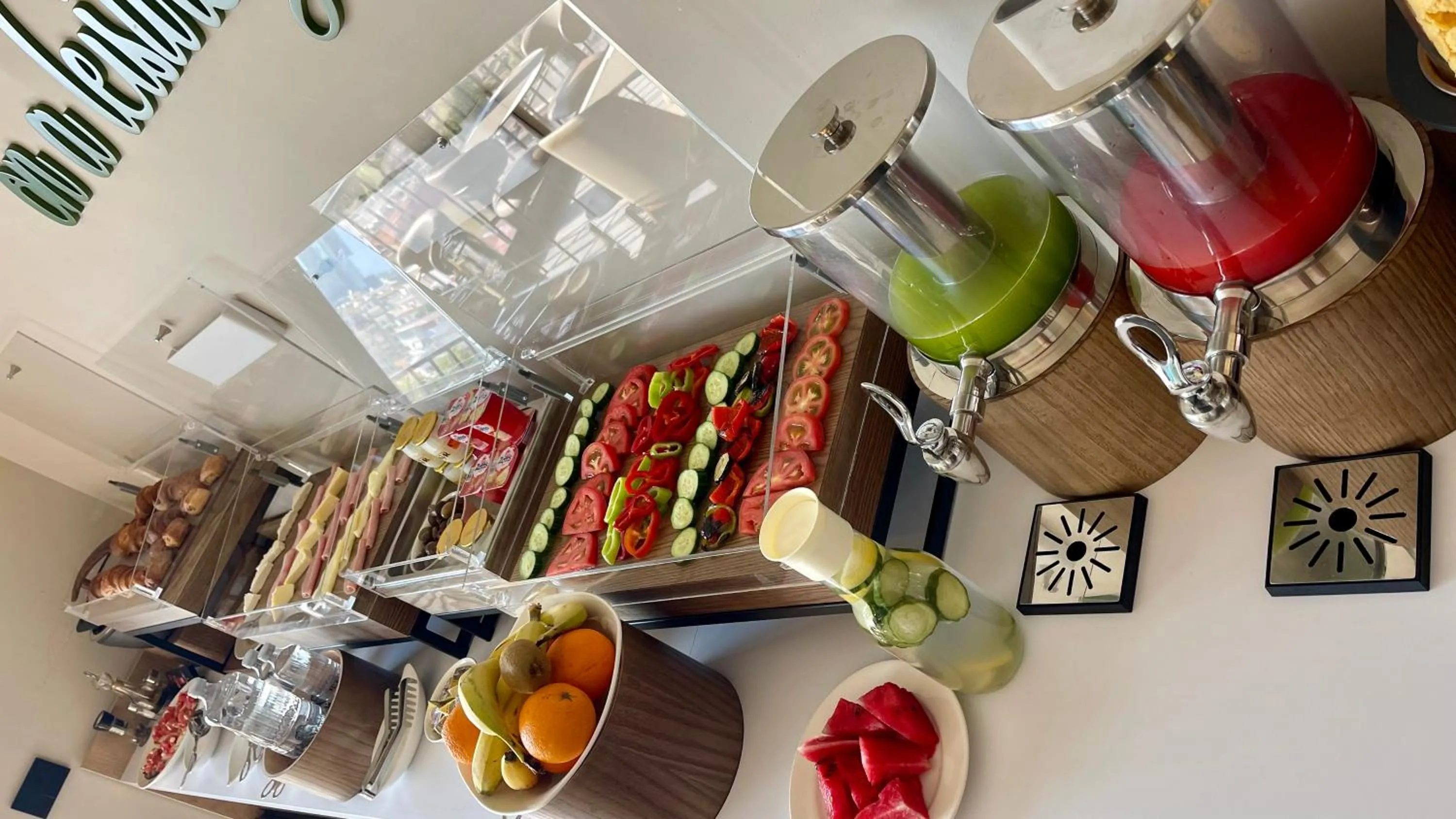 Breakfast in Si Hotel Tirana