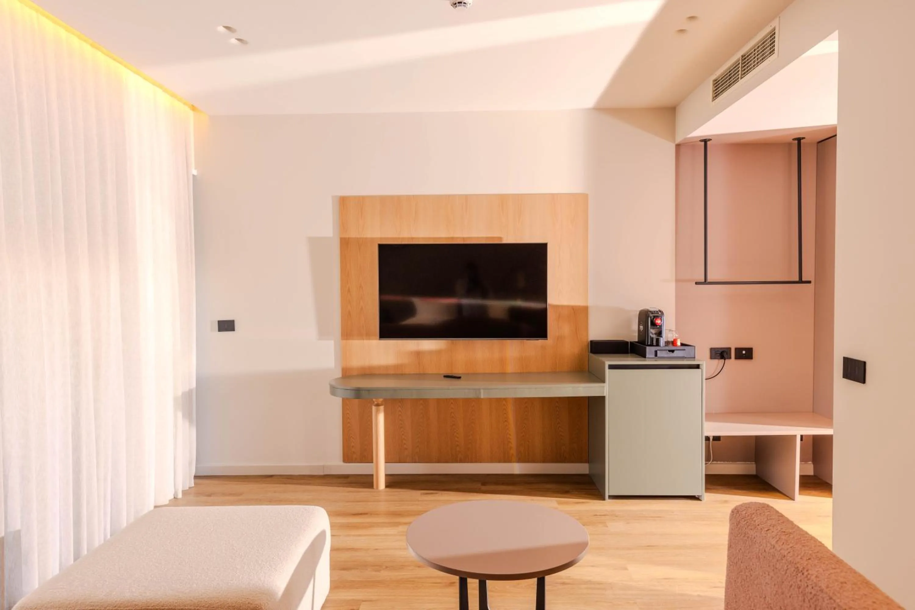 Coffee/tea facilities in Si Hotel Tirana