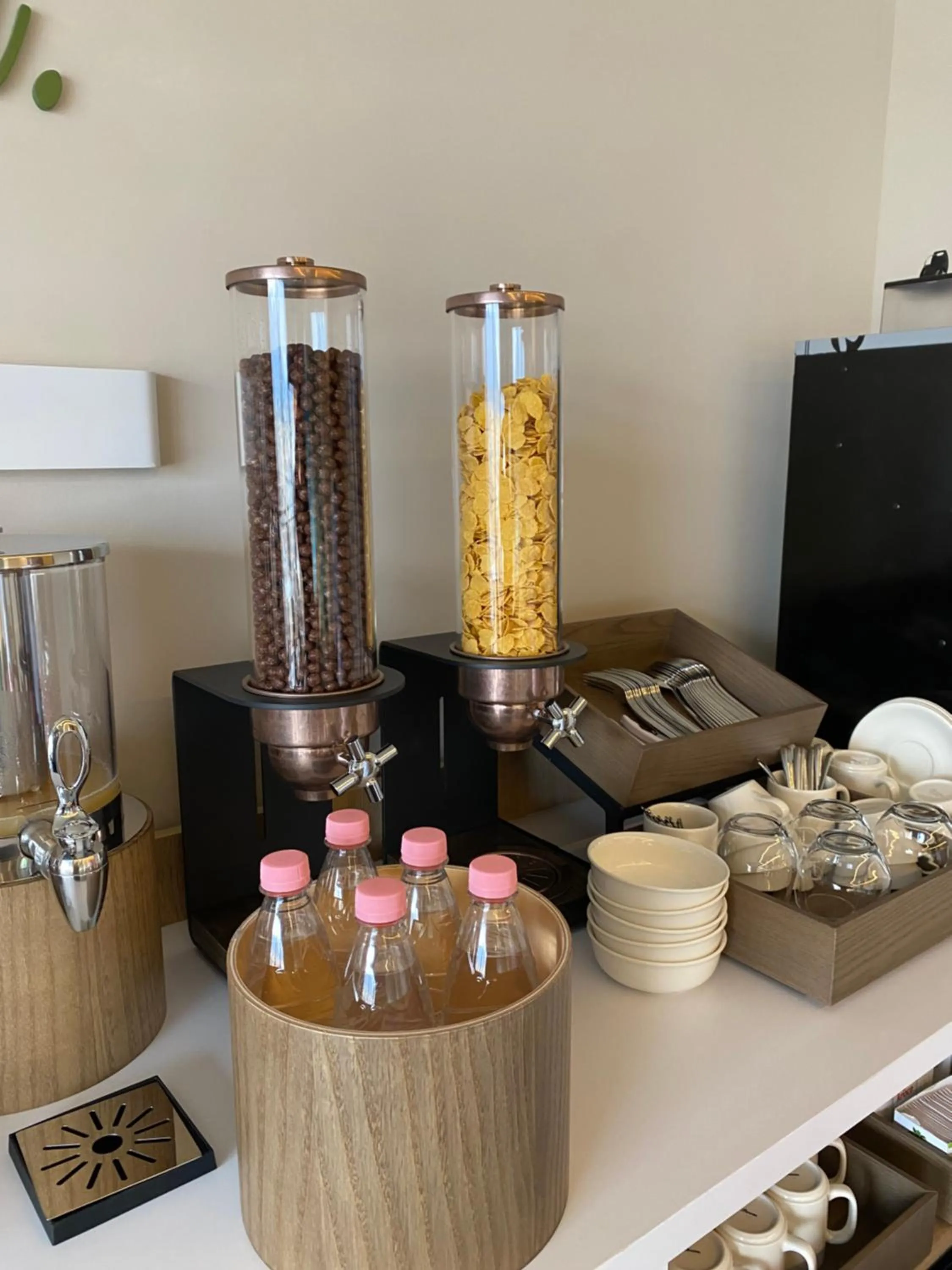 Buffet breakfast in Si Hotel Tirana