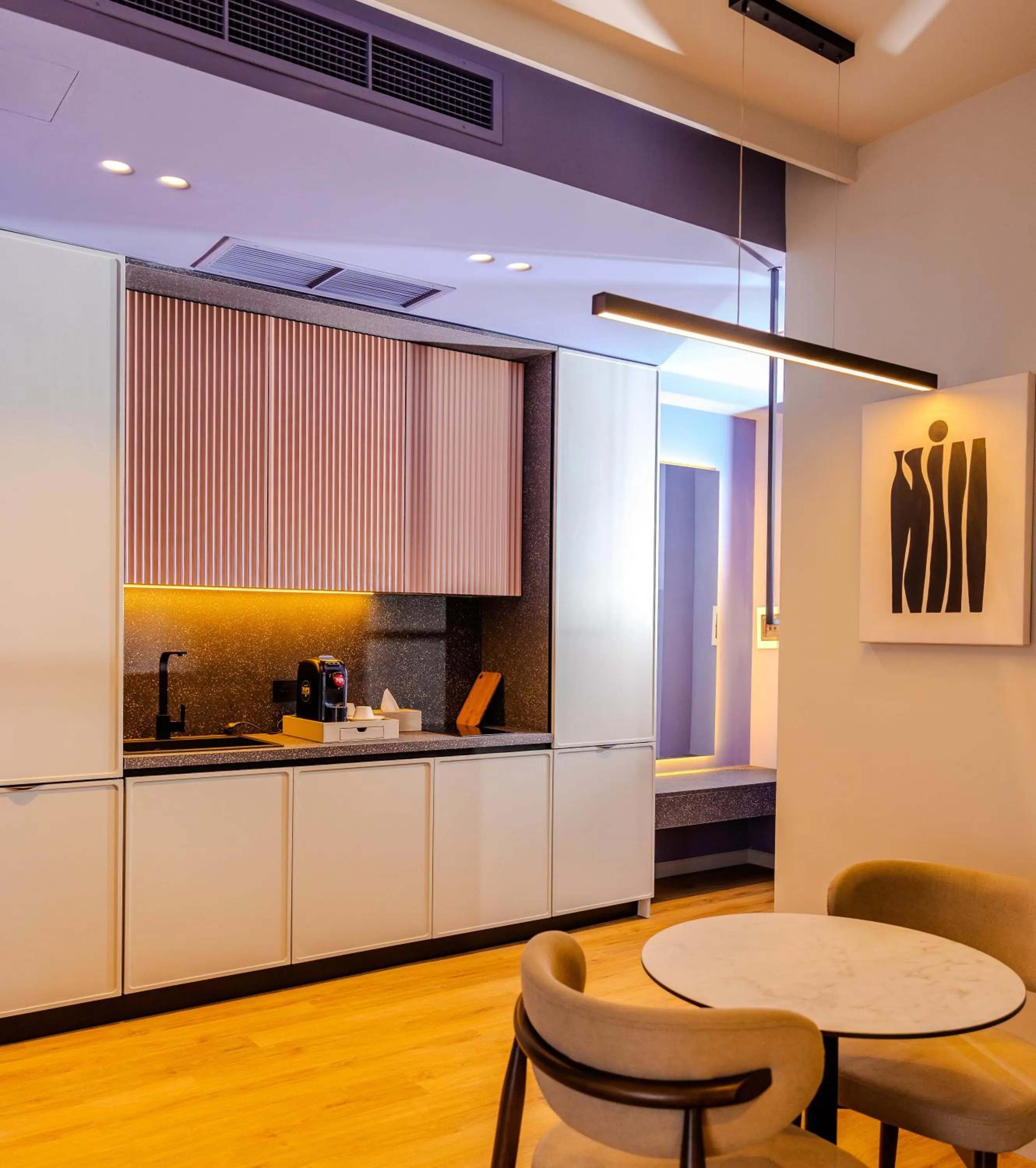 Kitchen or kitchenette in Si Hotel Tirana