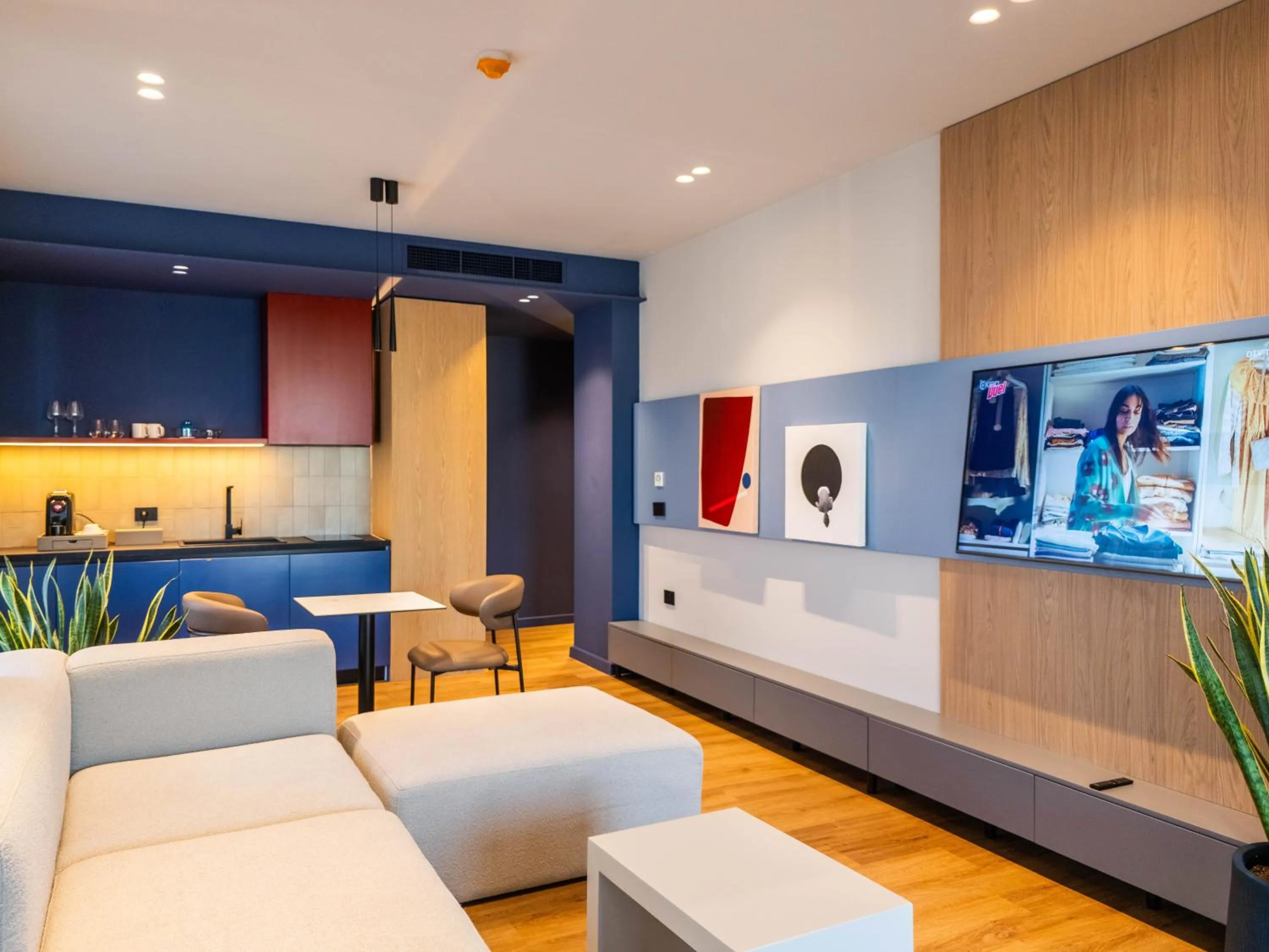 TV and multimedia in Si Hotel Tirana