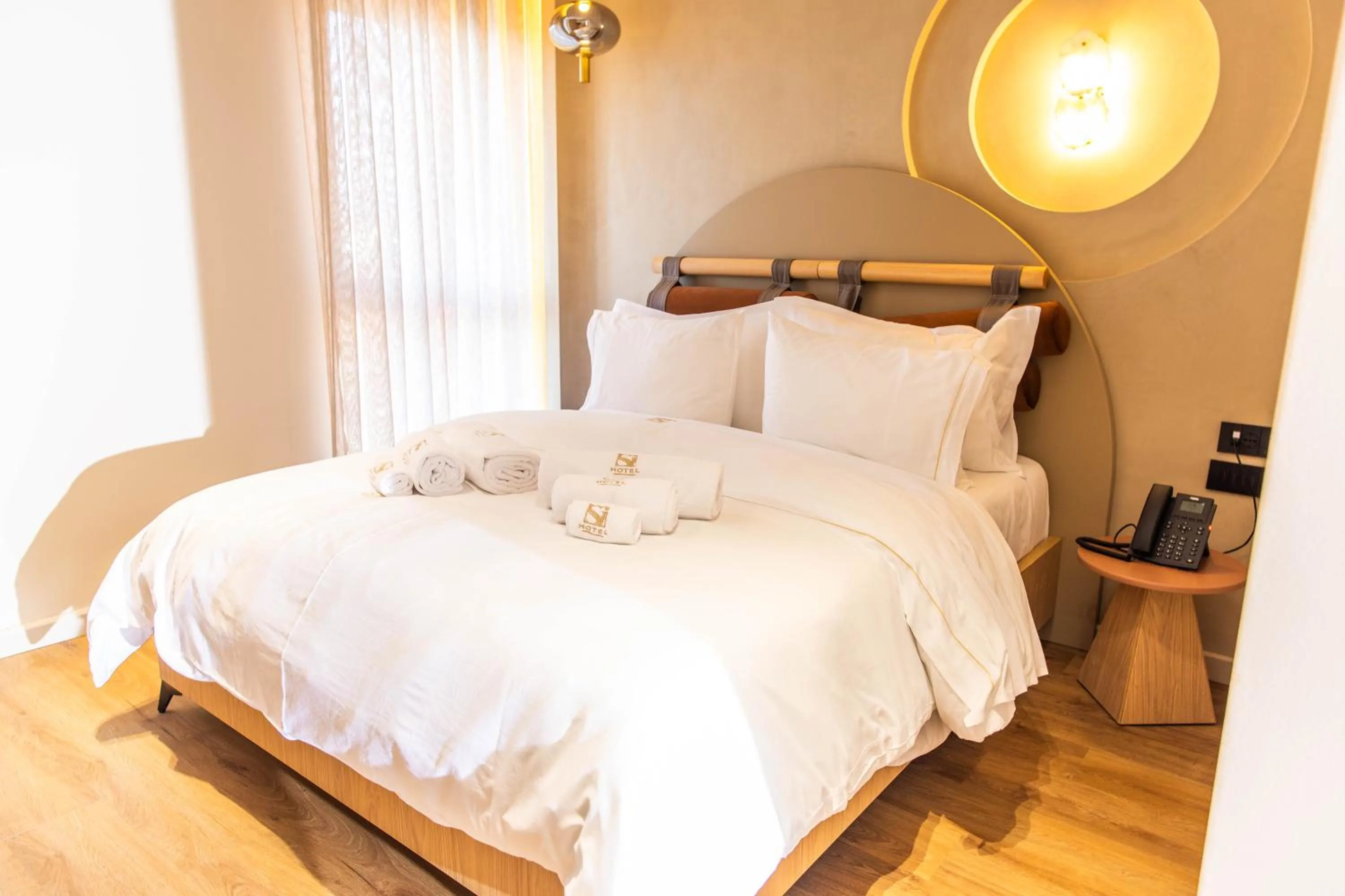 Bedroom, Bed in Si Hotel Tirana