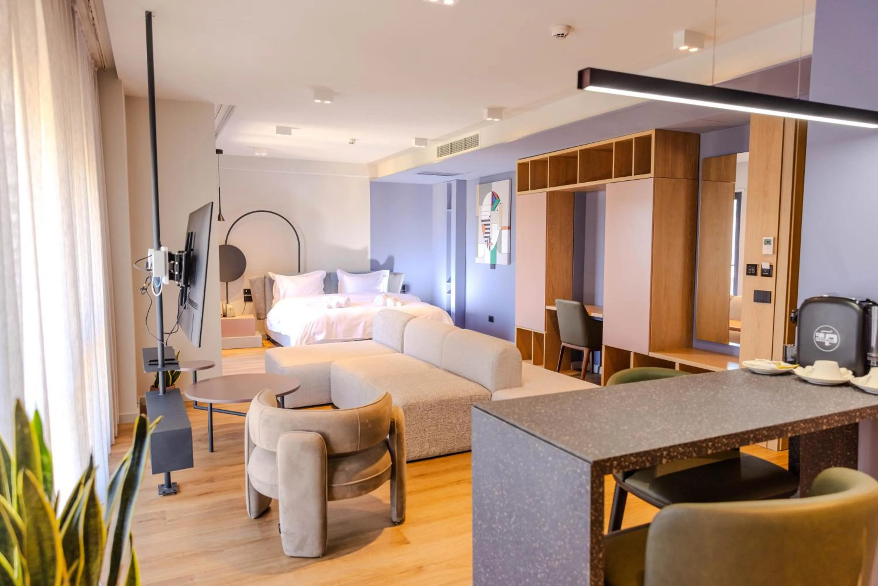 Photo of the whole room, Bed in Si Hotel Tirana